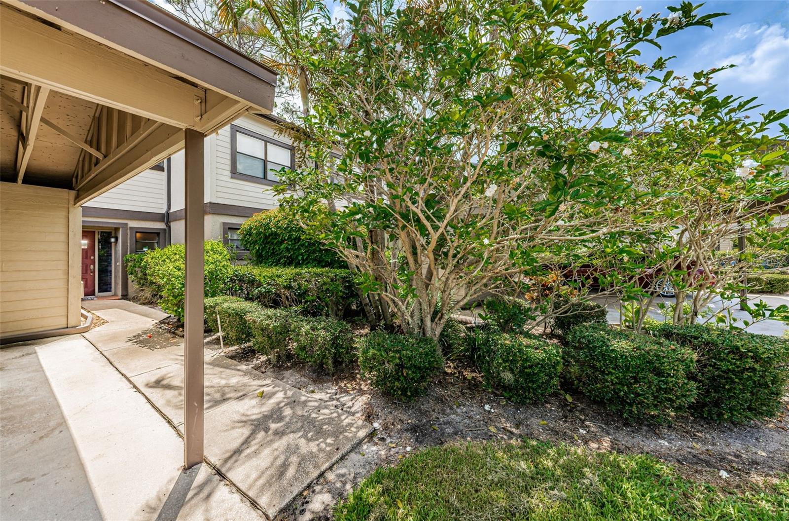 315 WOODS LANDING TRL