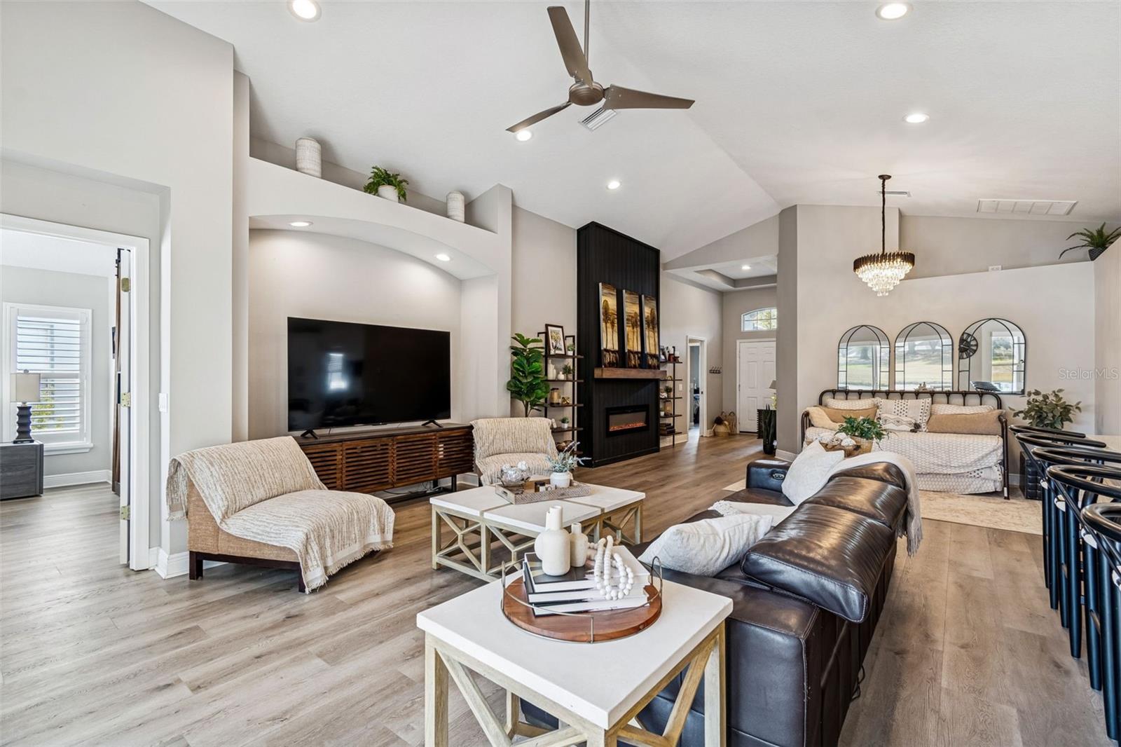 18617 LE DAUPHINE PL