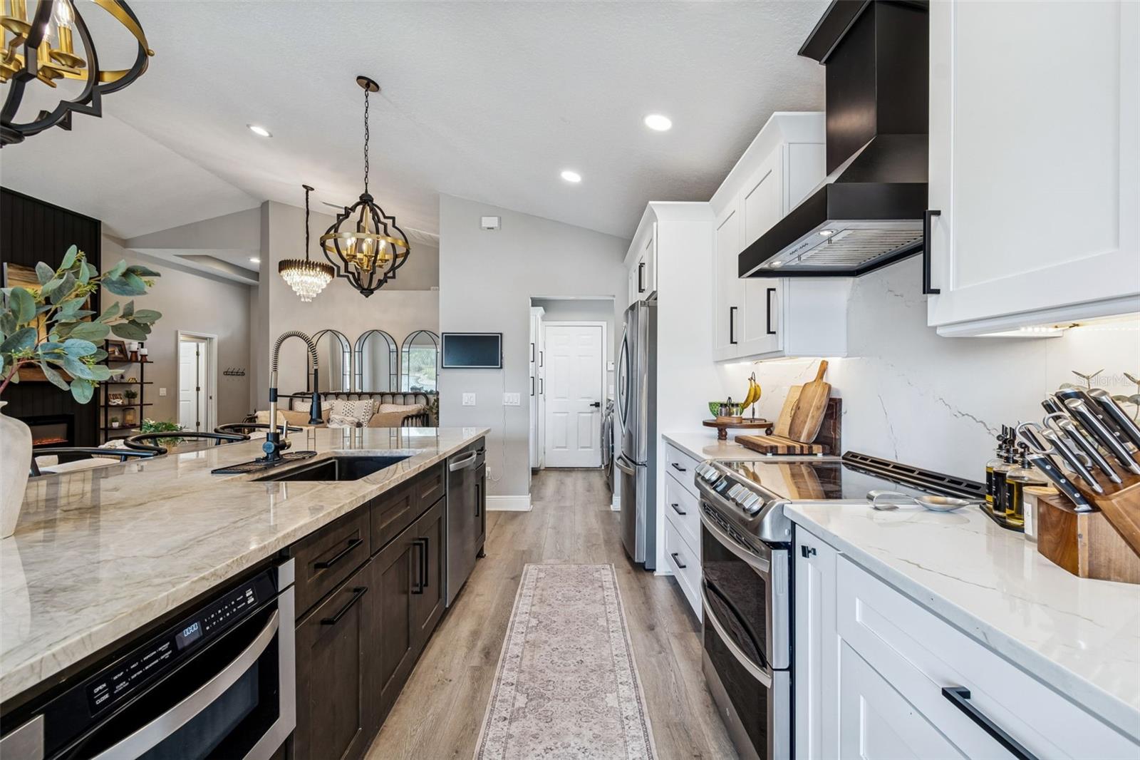 18617 LE DAUPHINE PL