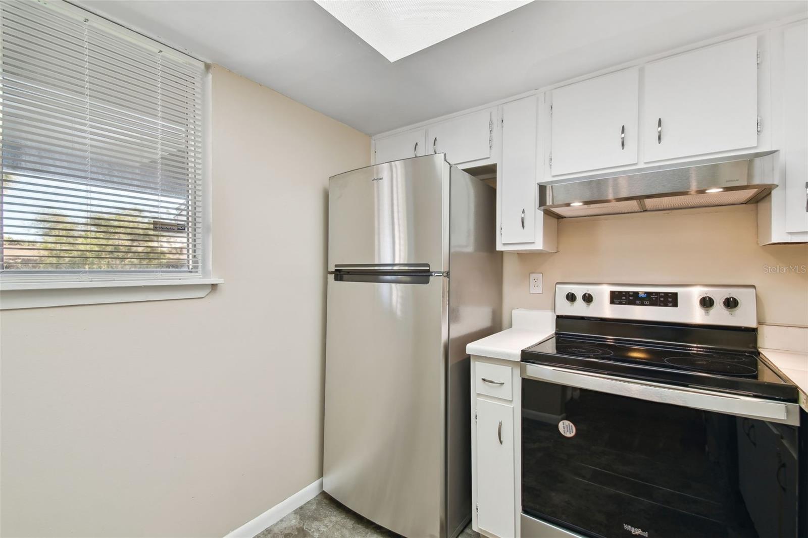 6330 NEWTOWN CIR #30B4