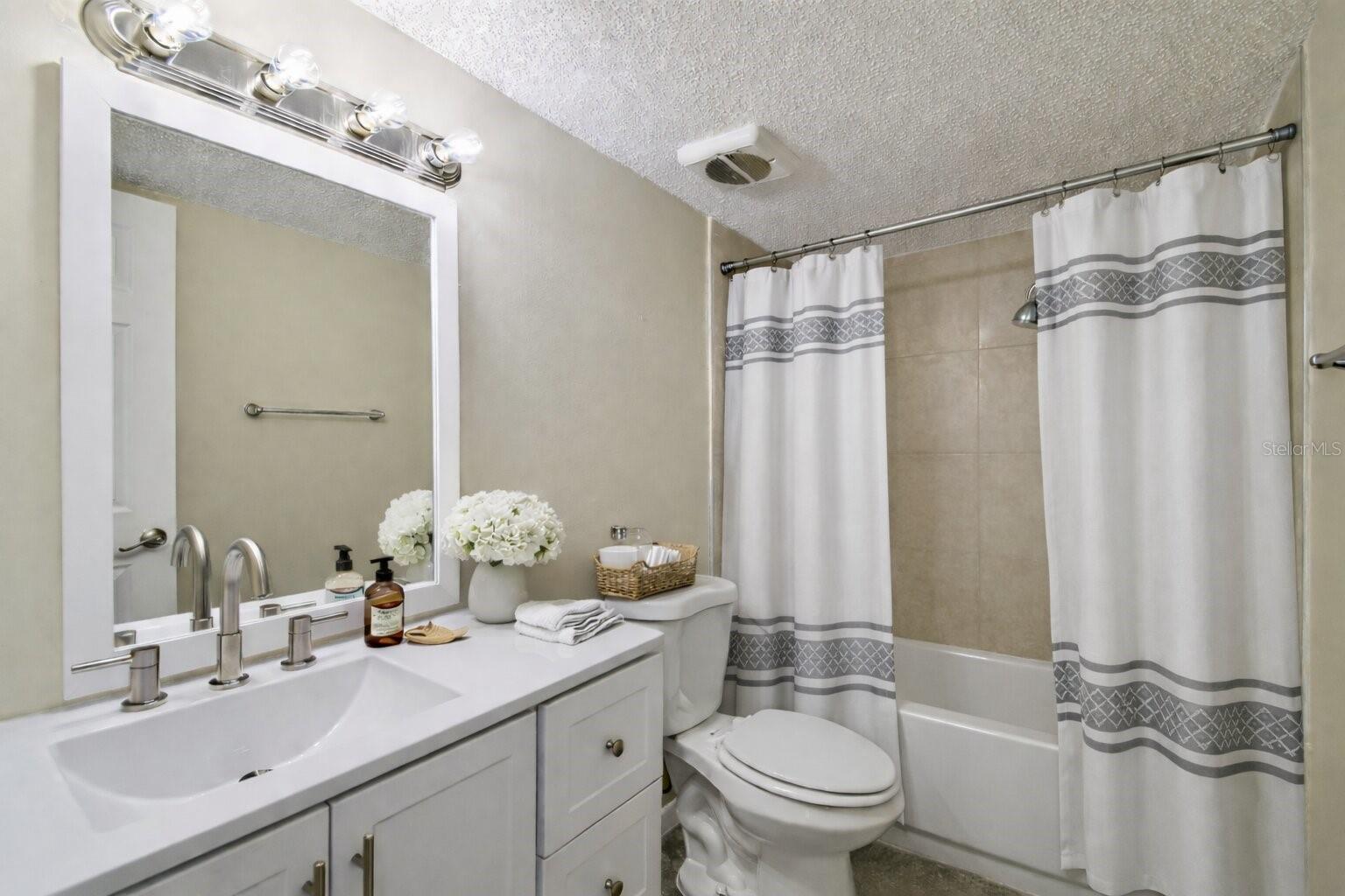 6330 NEWTOWN CIR #30B4