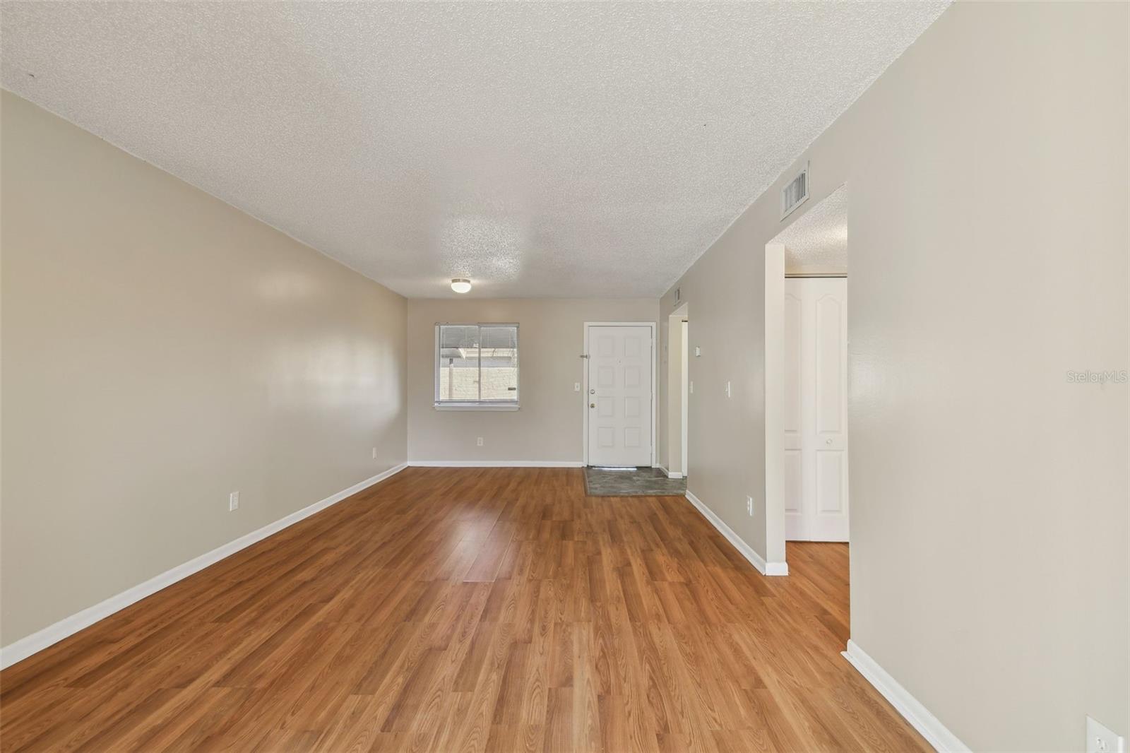 6330 NEWTOWN CIR #30B4