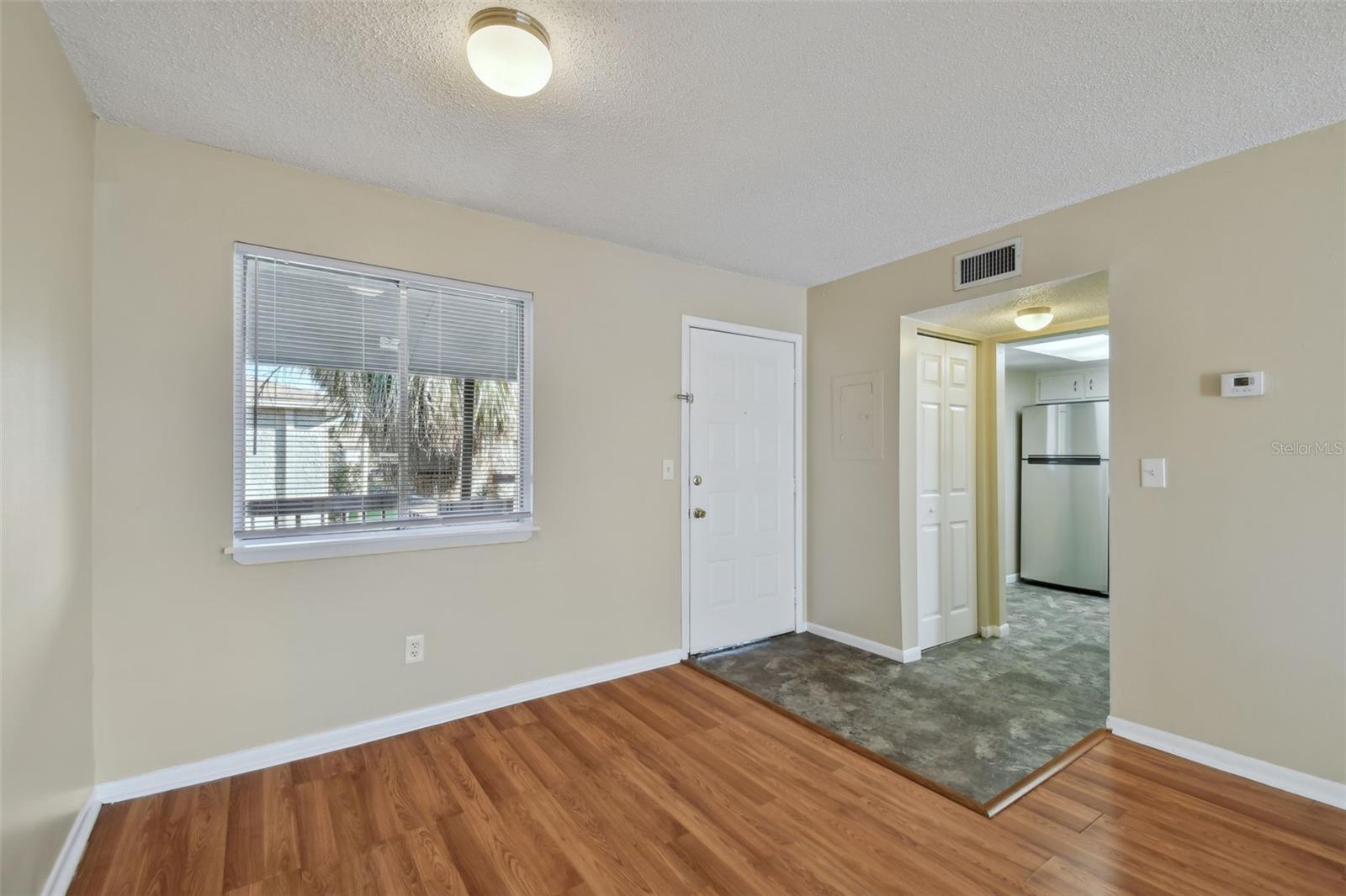 6330 NEWTOWN CIR #30B4