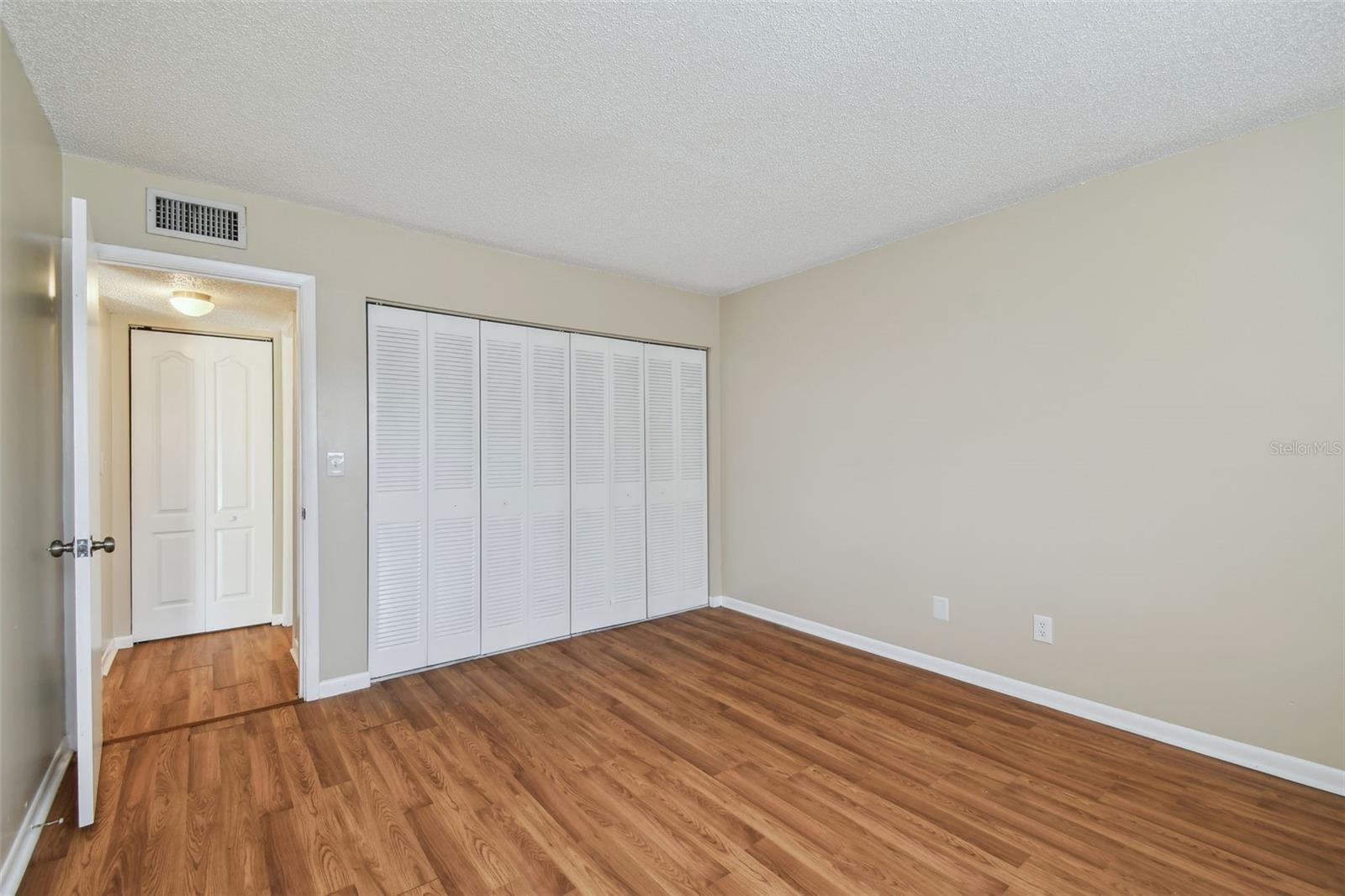 6330 NEWTOWN CIR #30B4