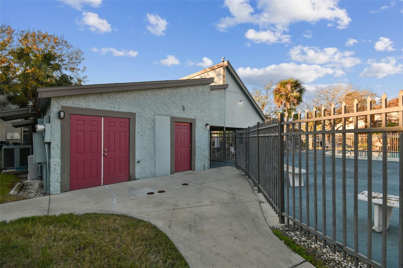 6330 NEWTOWN CIR #30B4