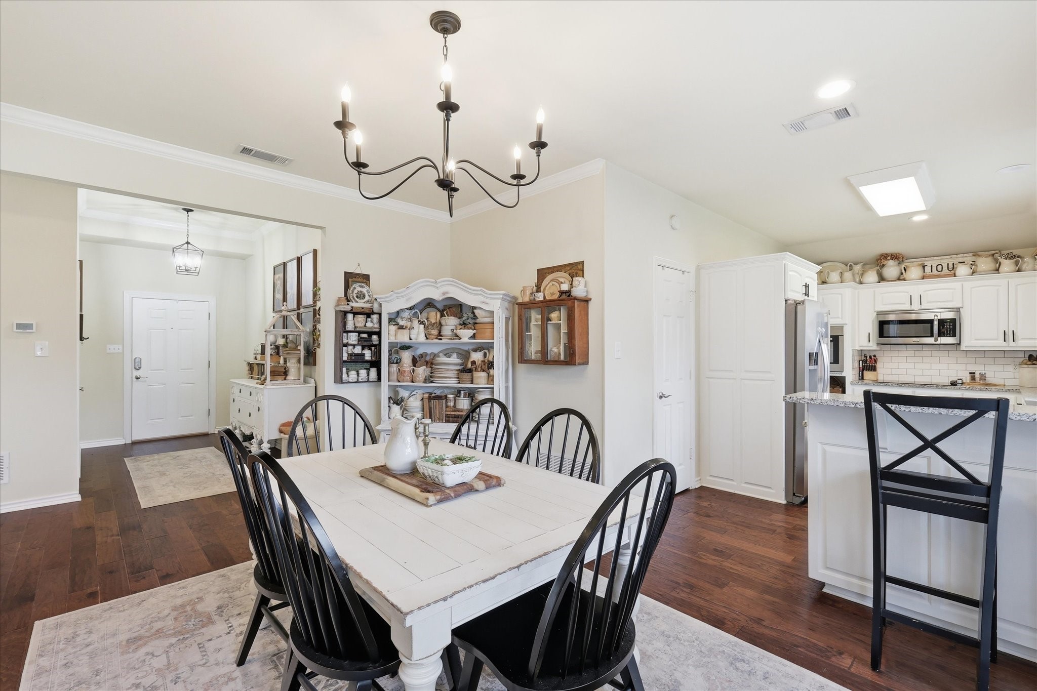 202 Colonial Heights