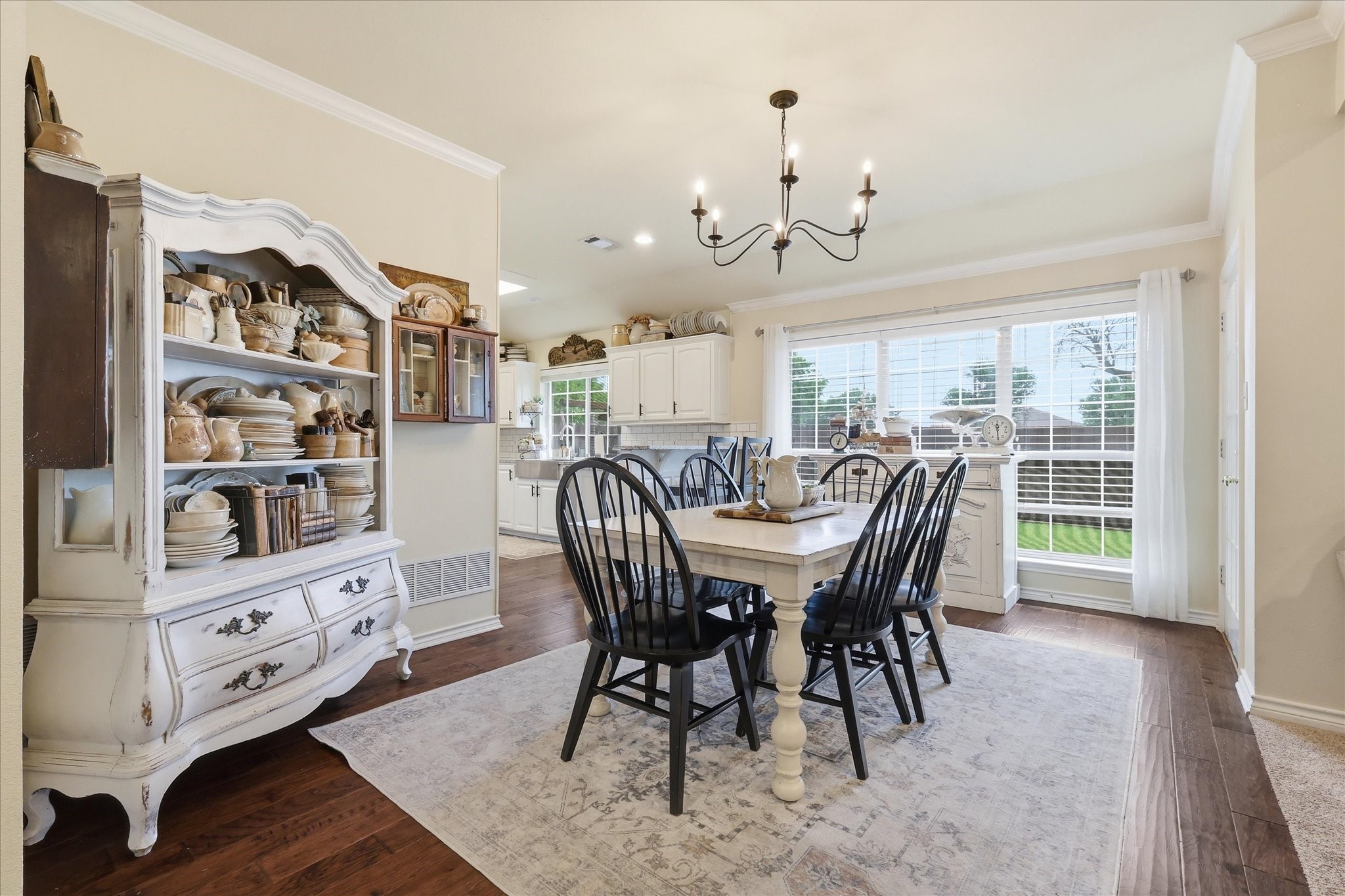 202 Colonial Heights