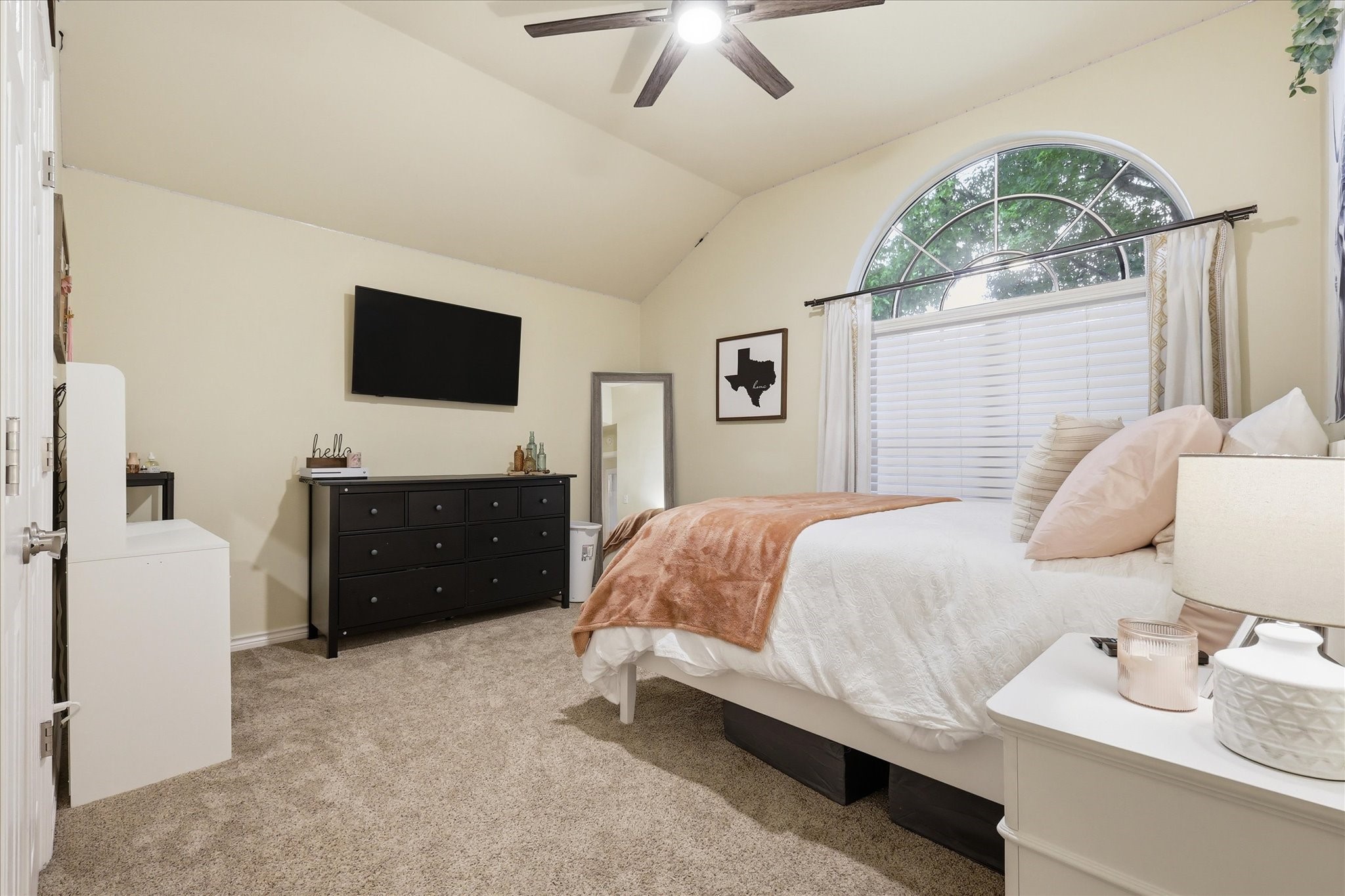 202 Colonial Heights