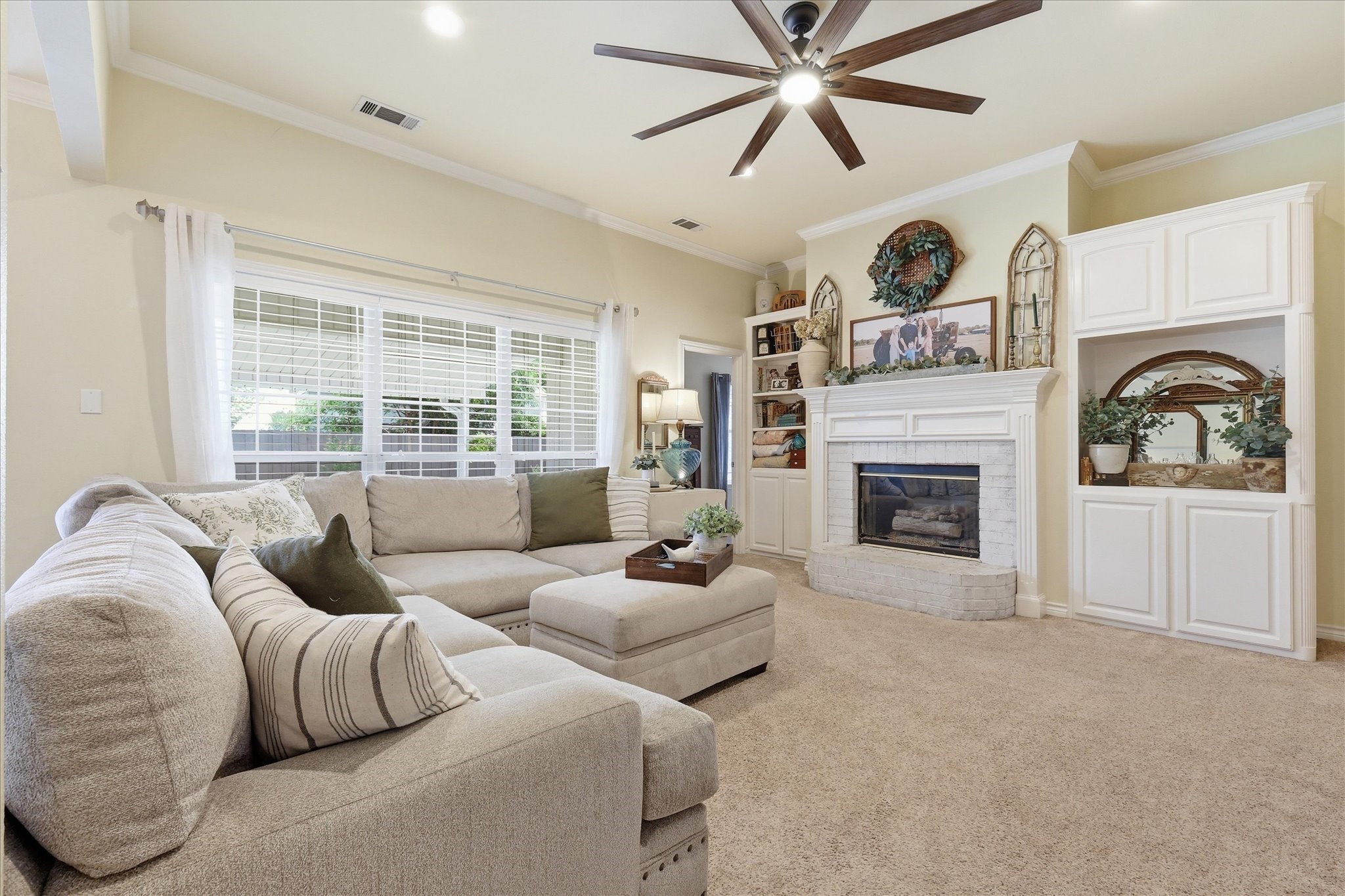 202 Colonial Heights