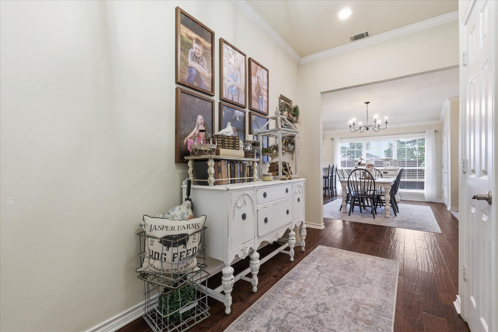 202 Colonial Heights