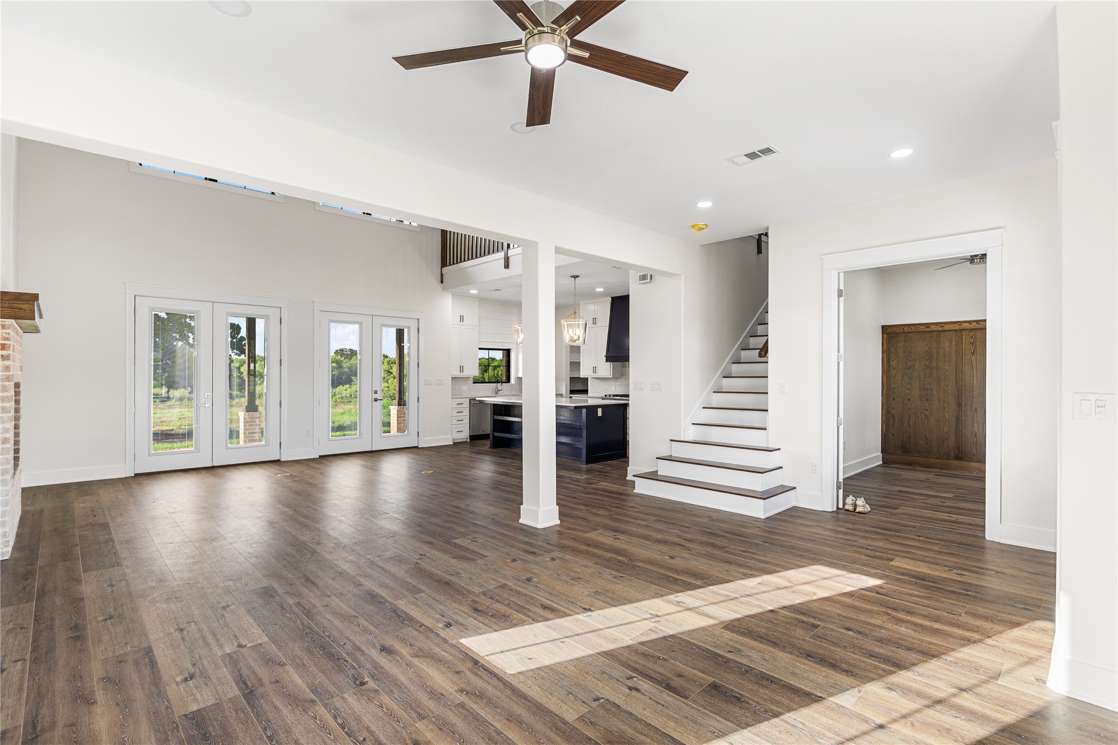 192 Lago Lane
