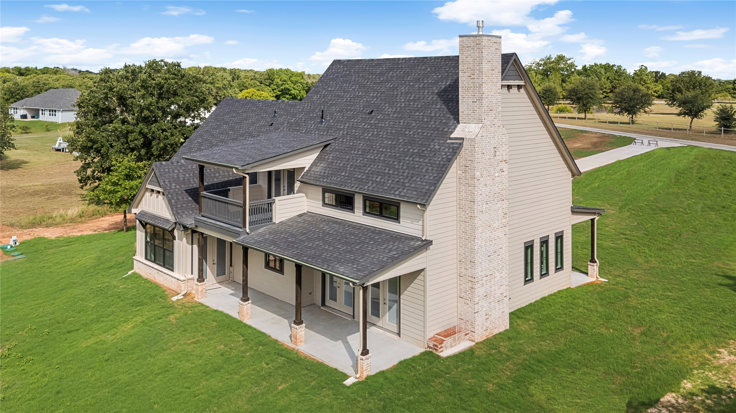 192 Lago Lane