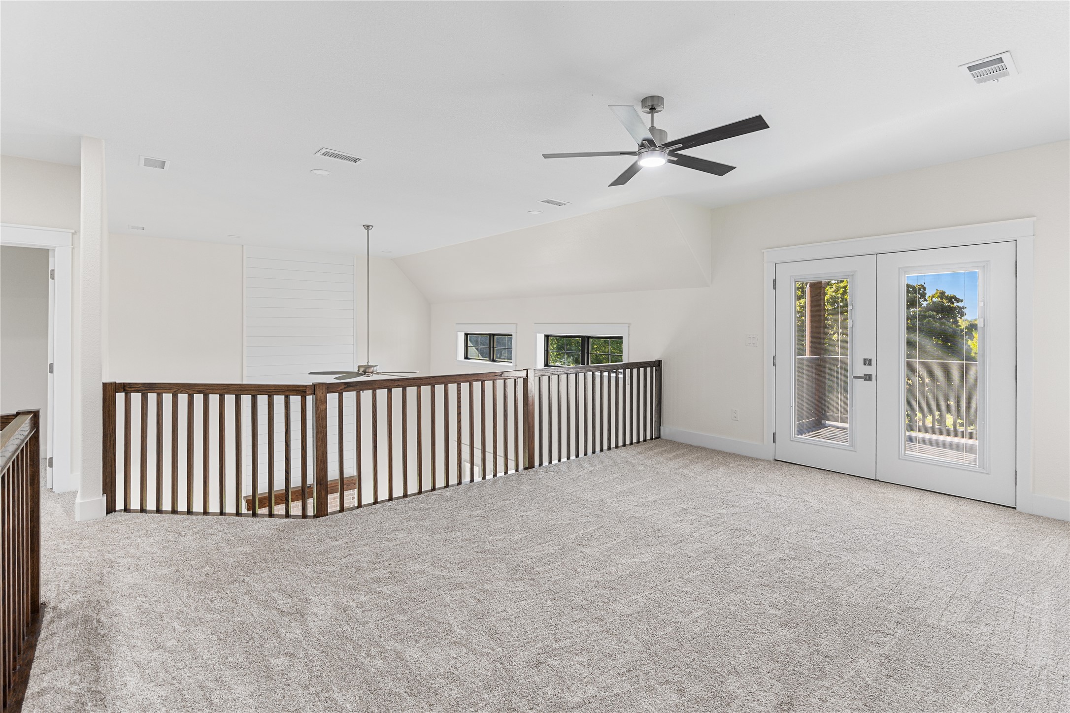 192 Lago Lane