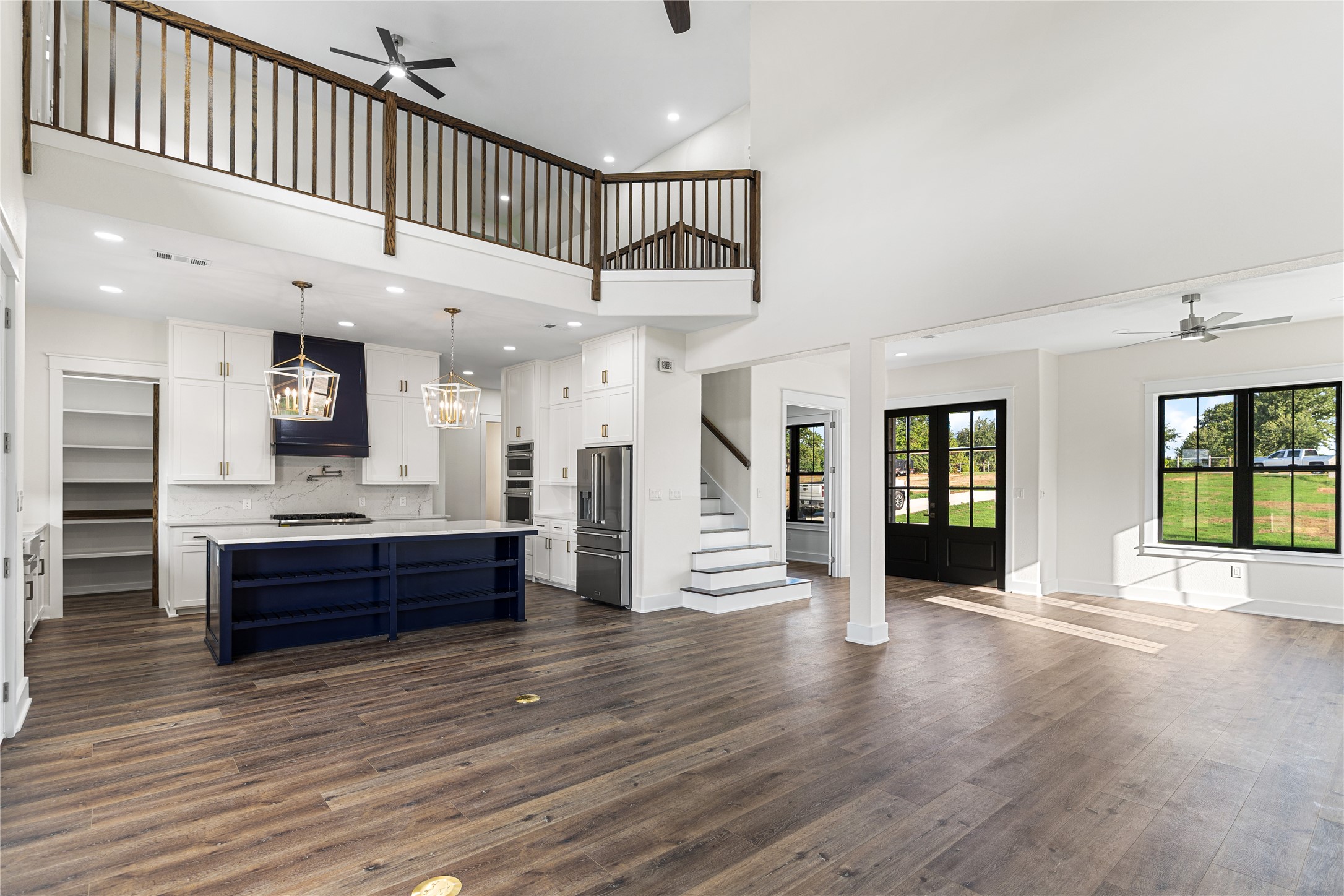 192 Lago Lane