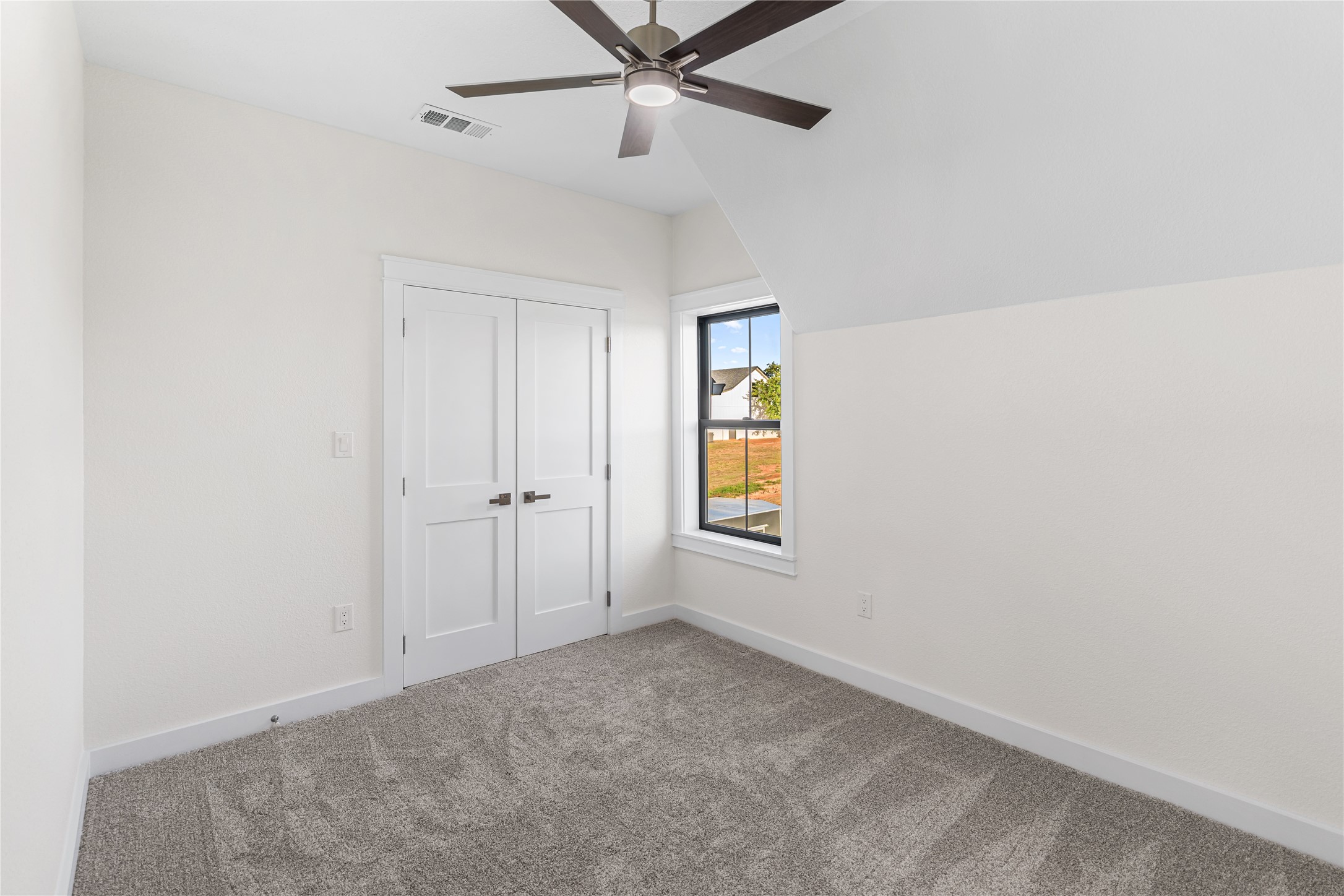192 Lago Lane