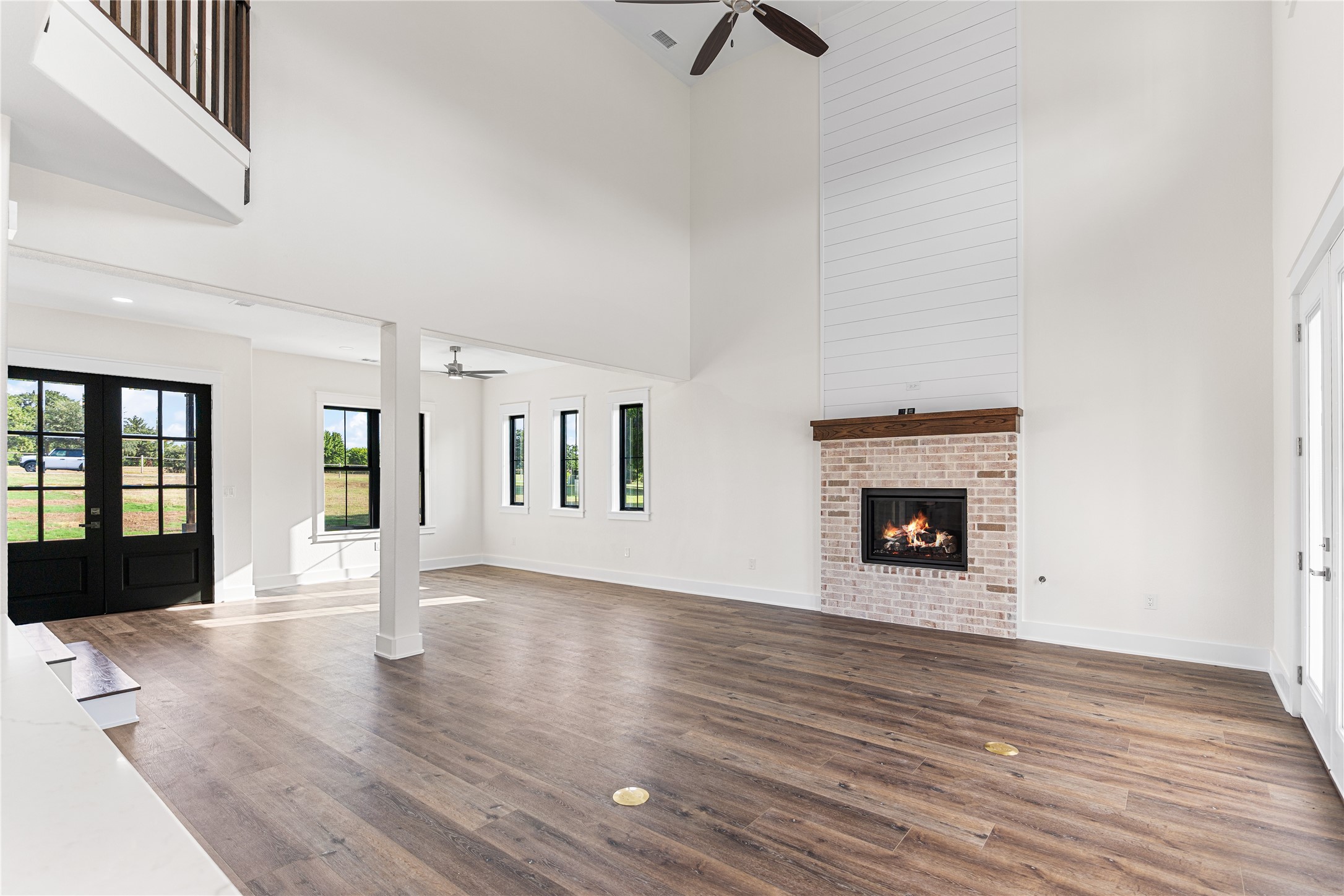 192 Lago Lane