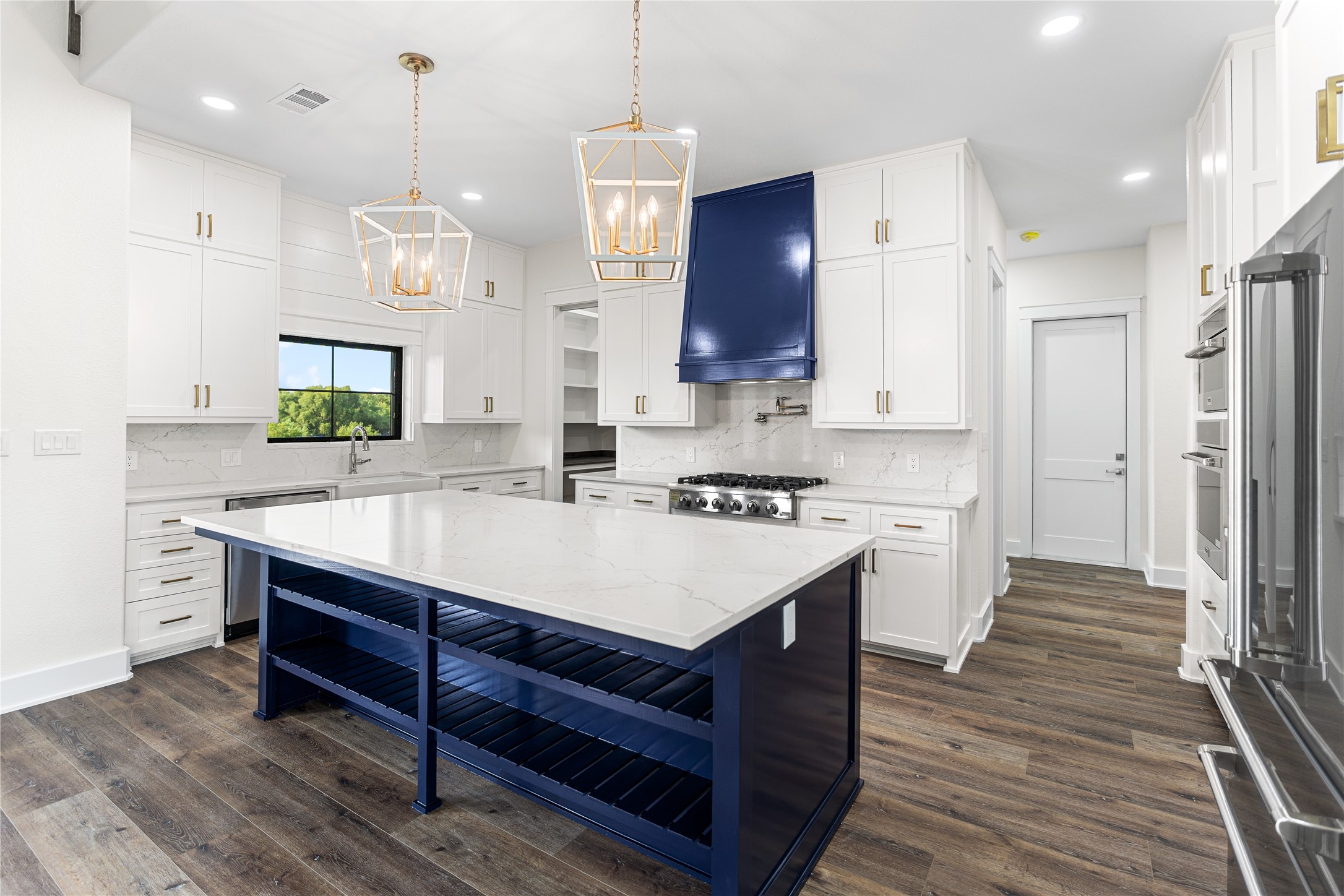 192 Lago Lane