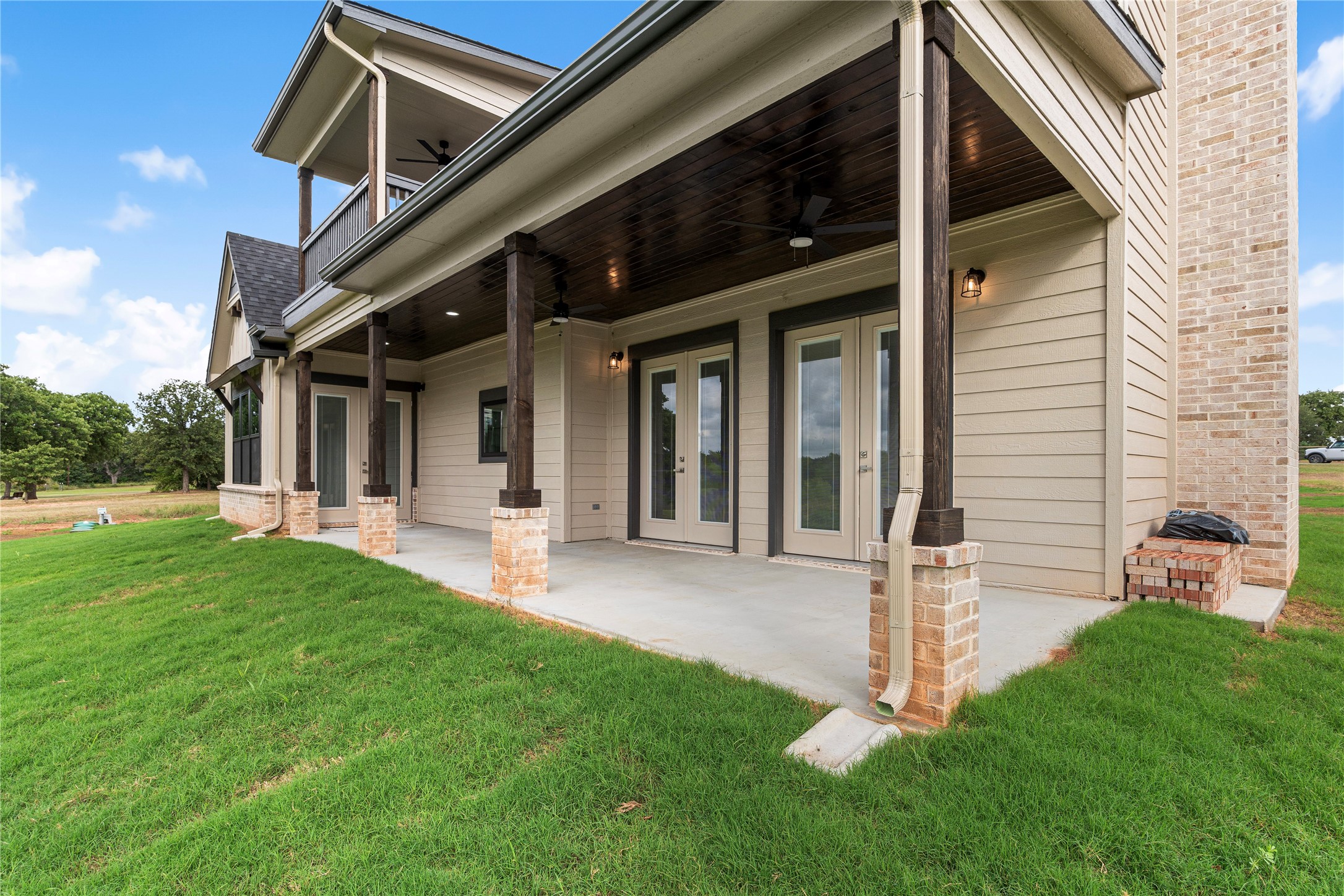 192 Lago Lane