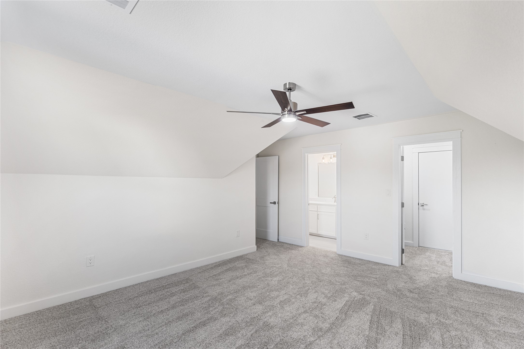 192 Lago Lane