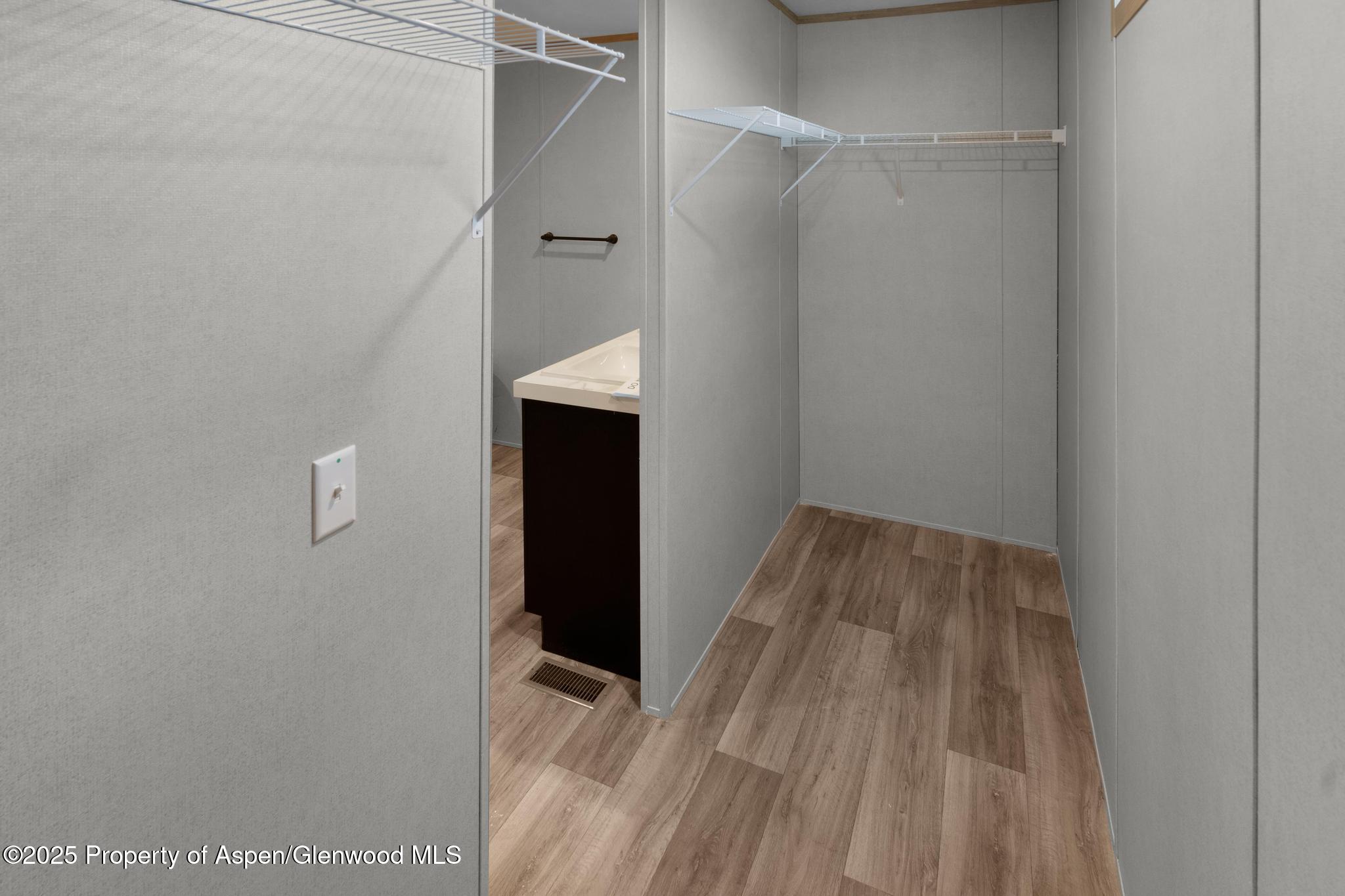 200 W 20th Street E2