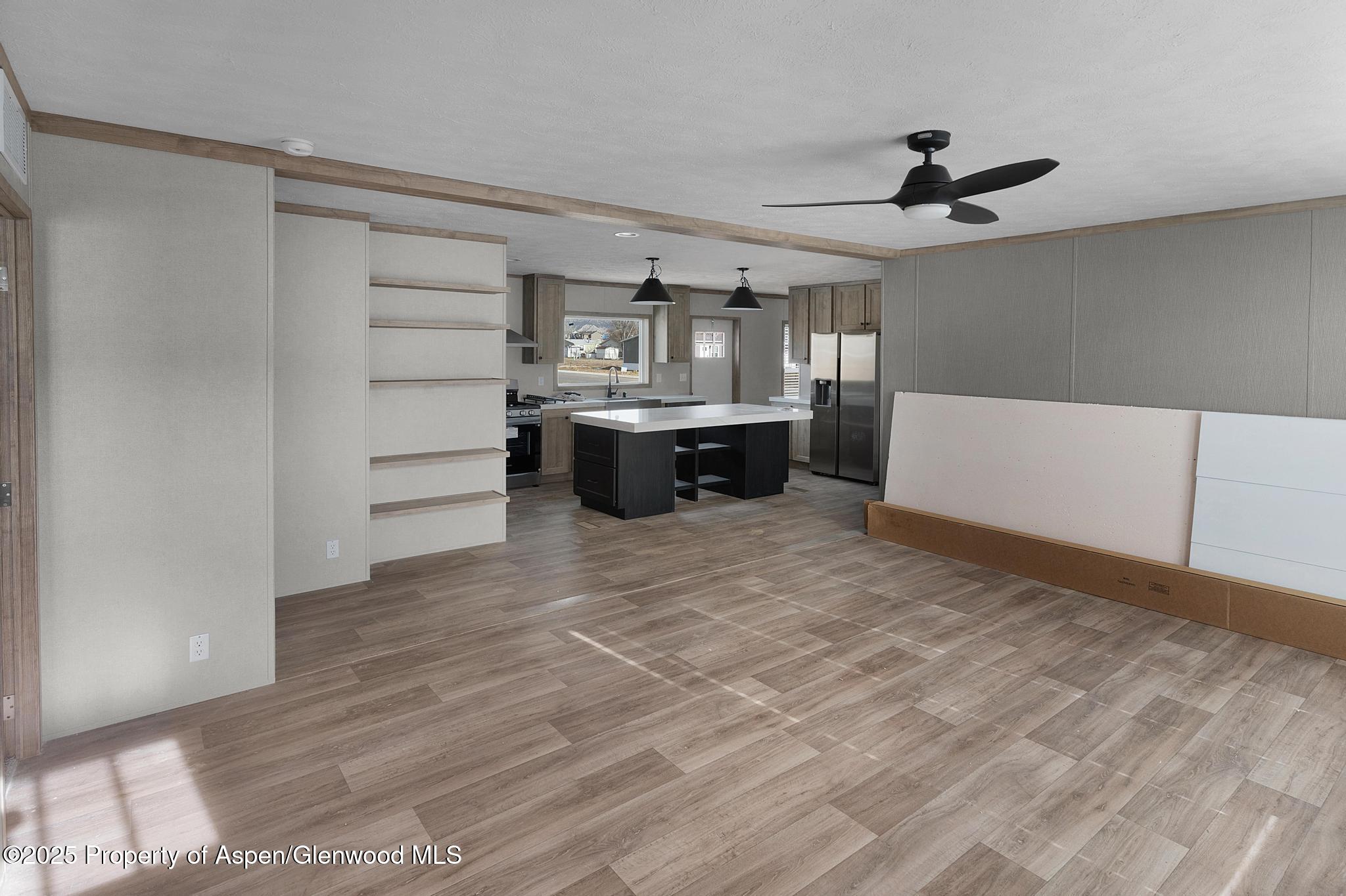 200 W 20th Street E2