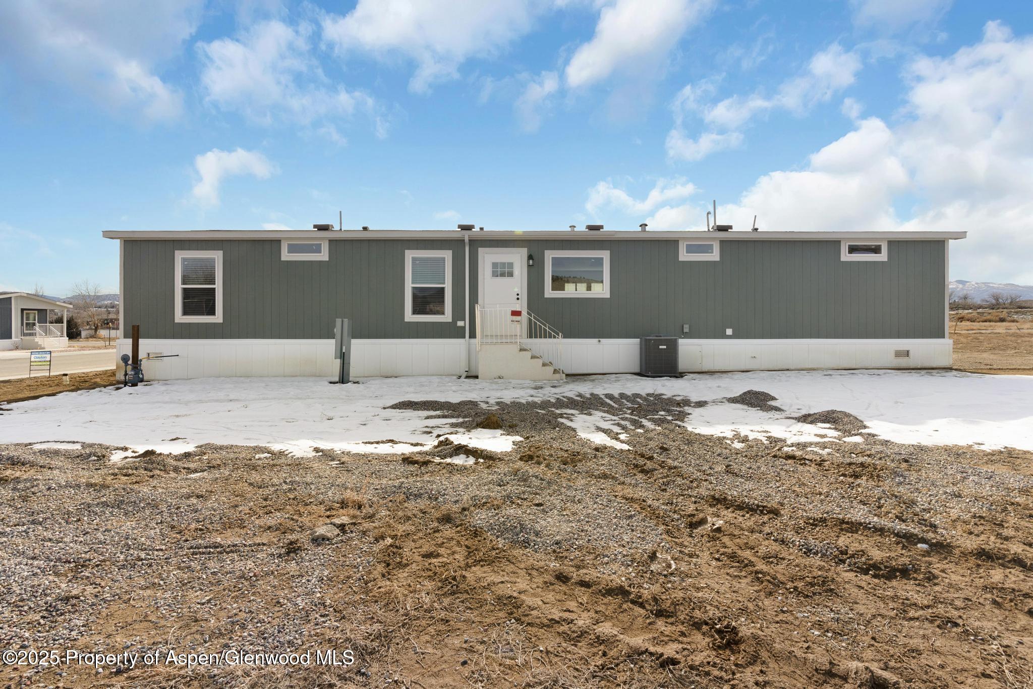 200 W 20th Street E2