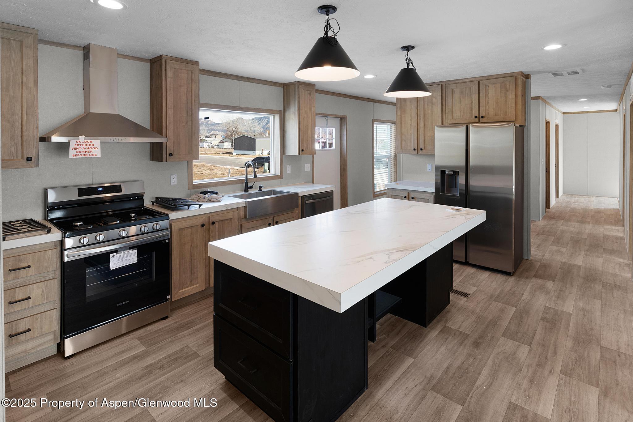 200 W 20th Street E2