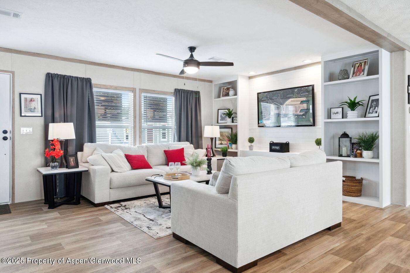 200 W 20th Street, D21