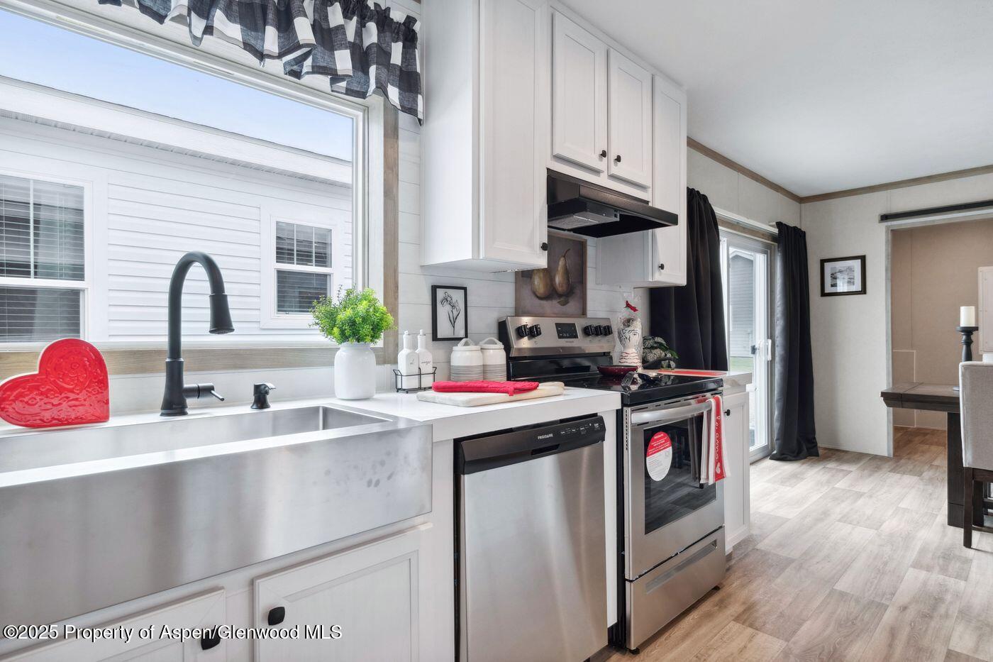 200 W 20th Street, D21