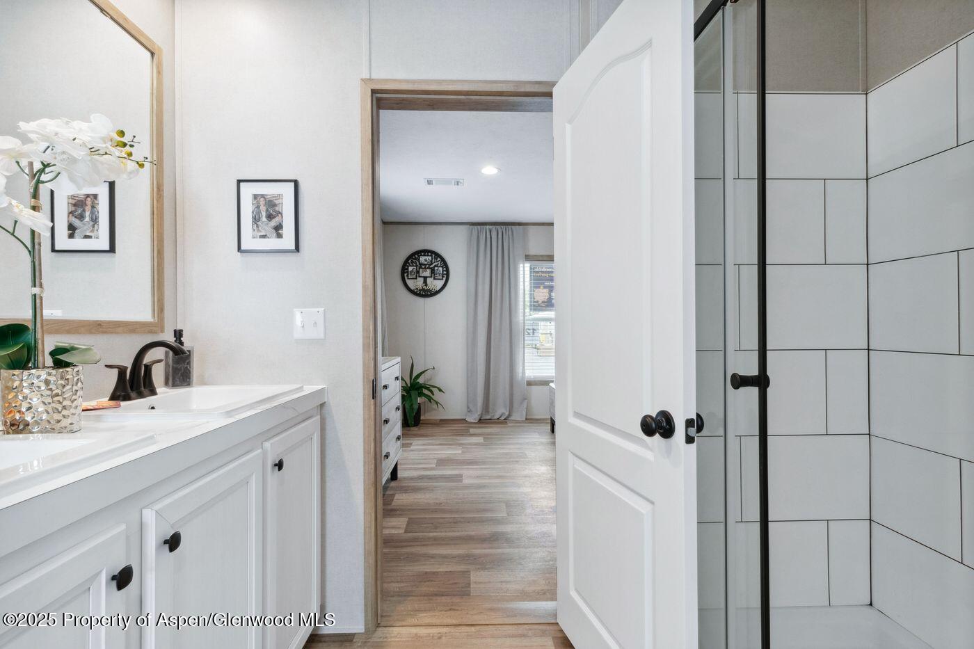 200 W 20th Street, D21