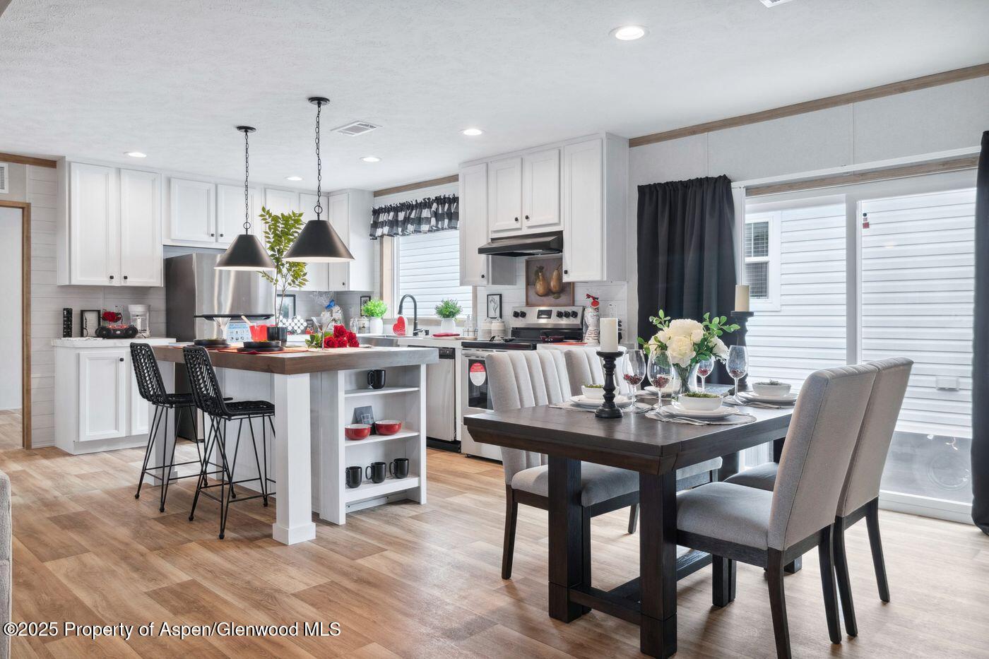 200 W 20th Street, D21