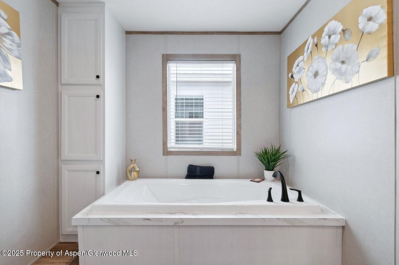 200 W 20th Street, D21