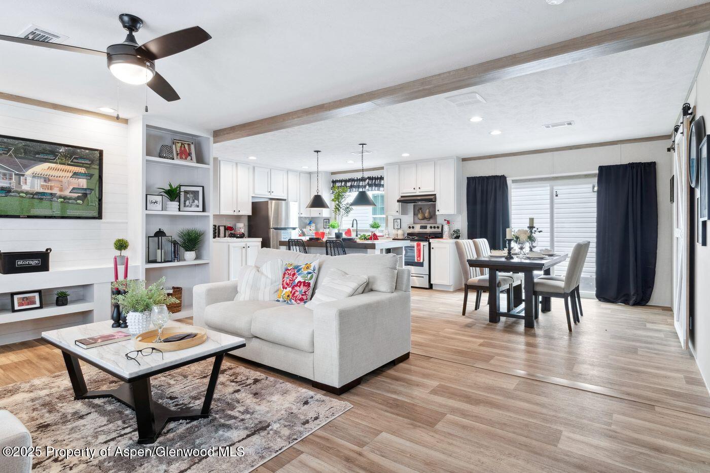 200 W 20th Street, D21