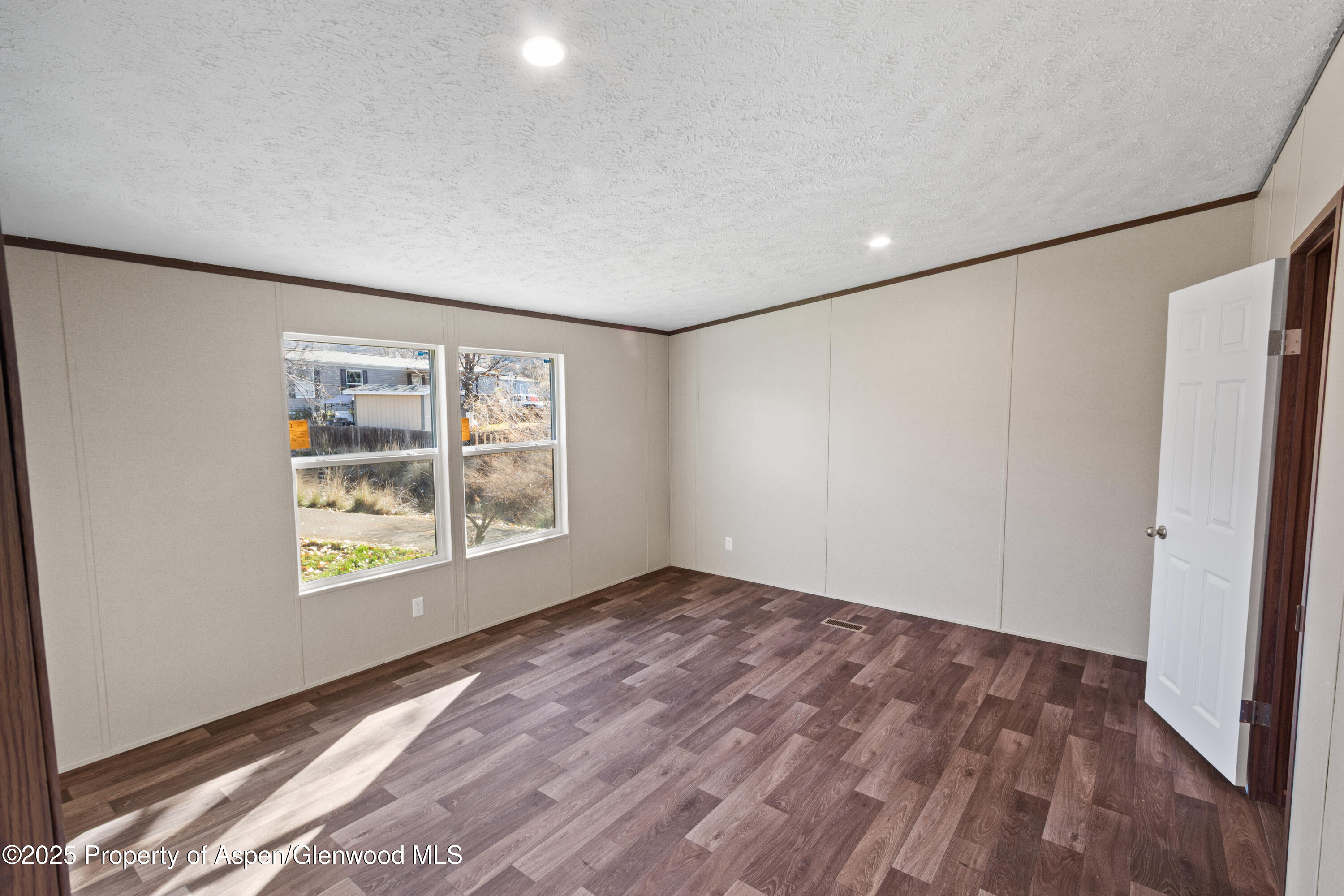 133 W Carson Circle