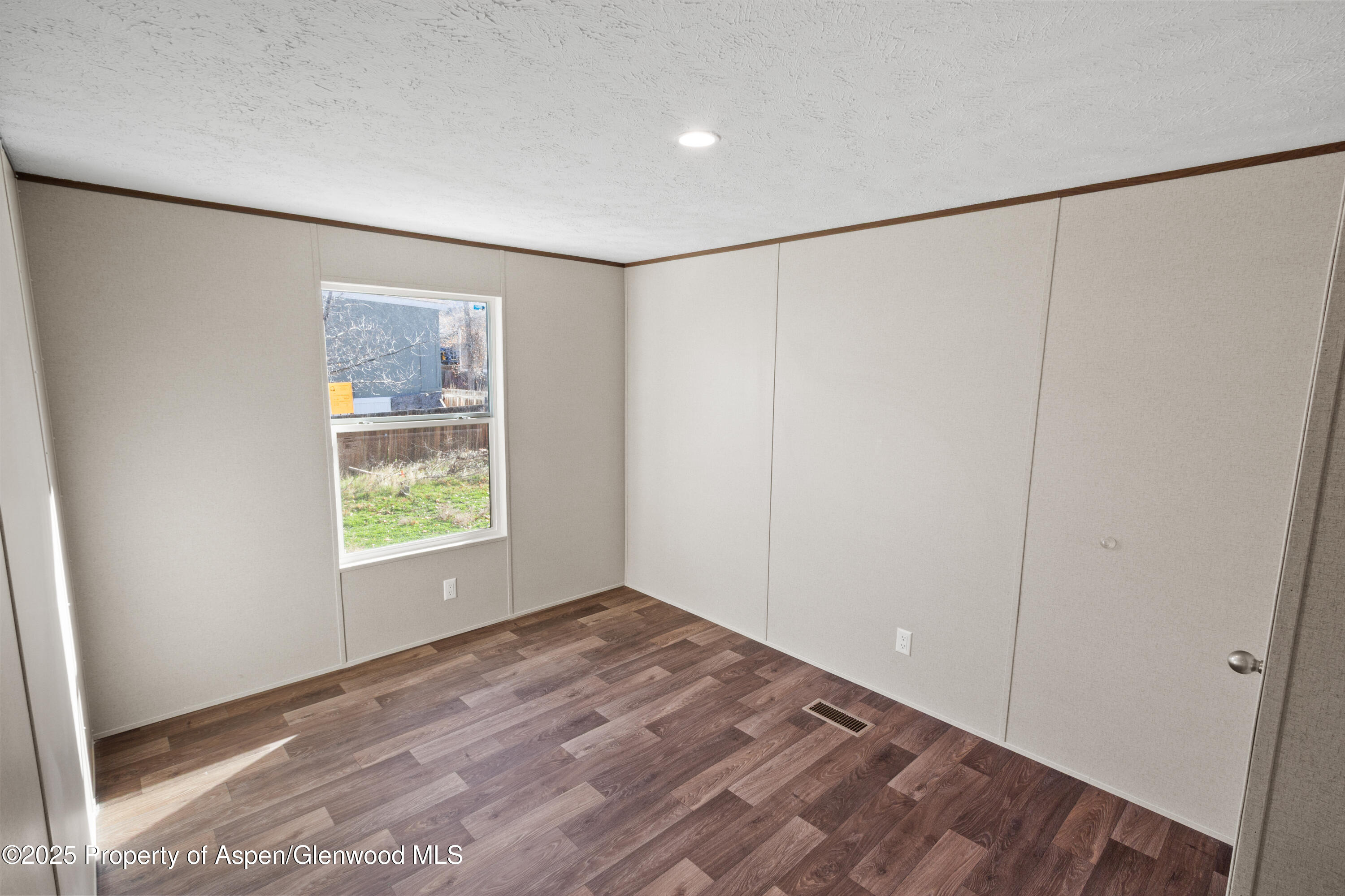 133 W Carson Circle