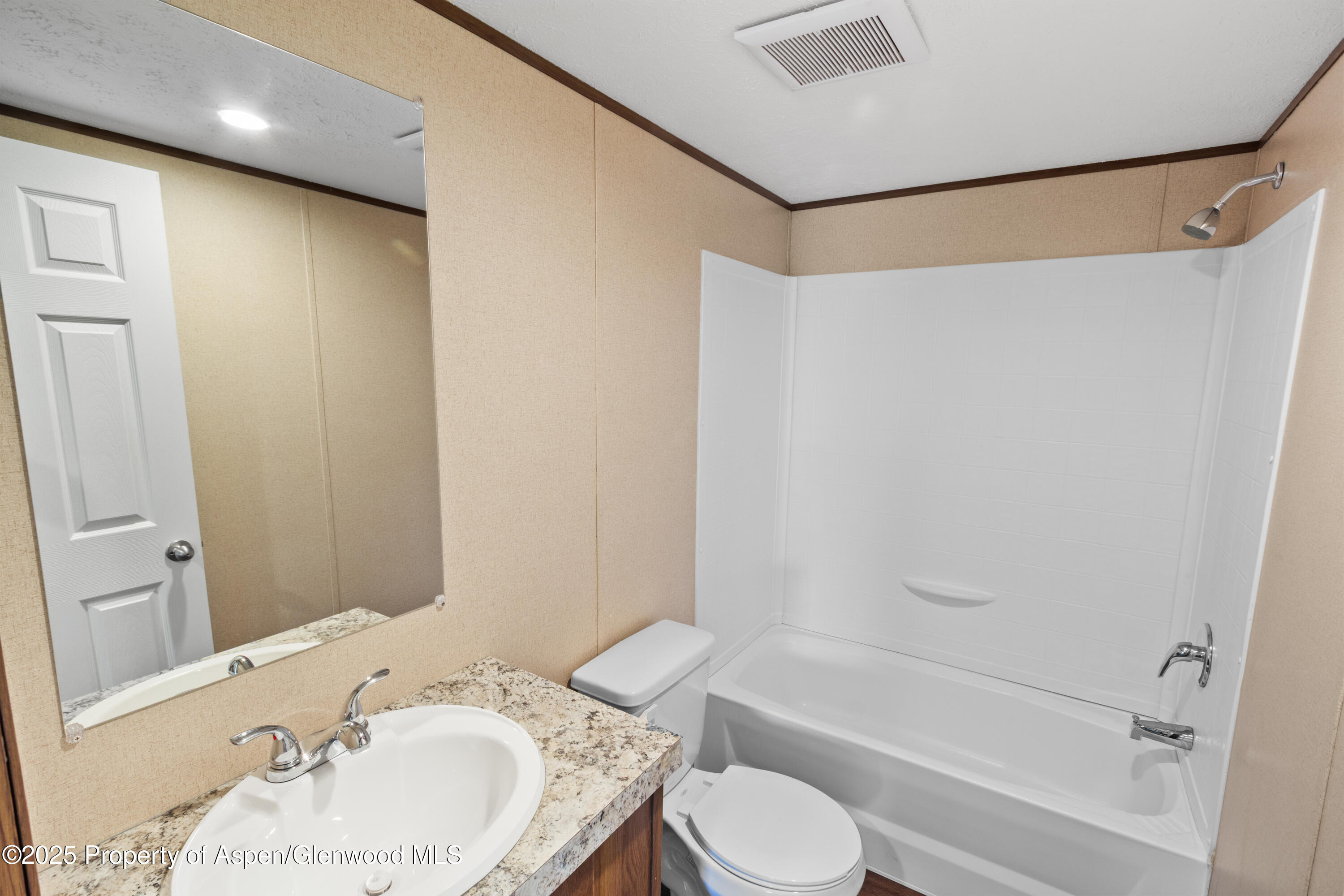 133 W Carson Circle