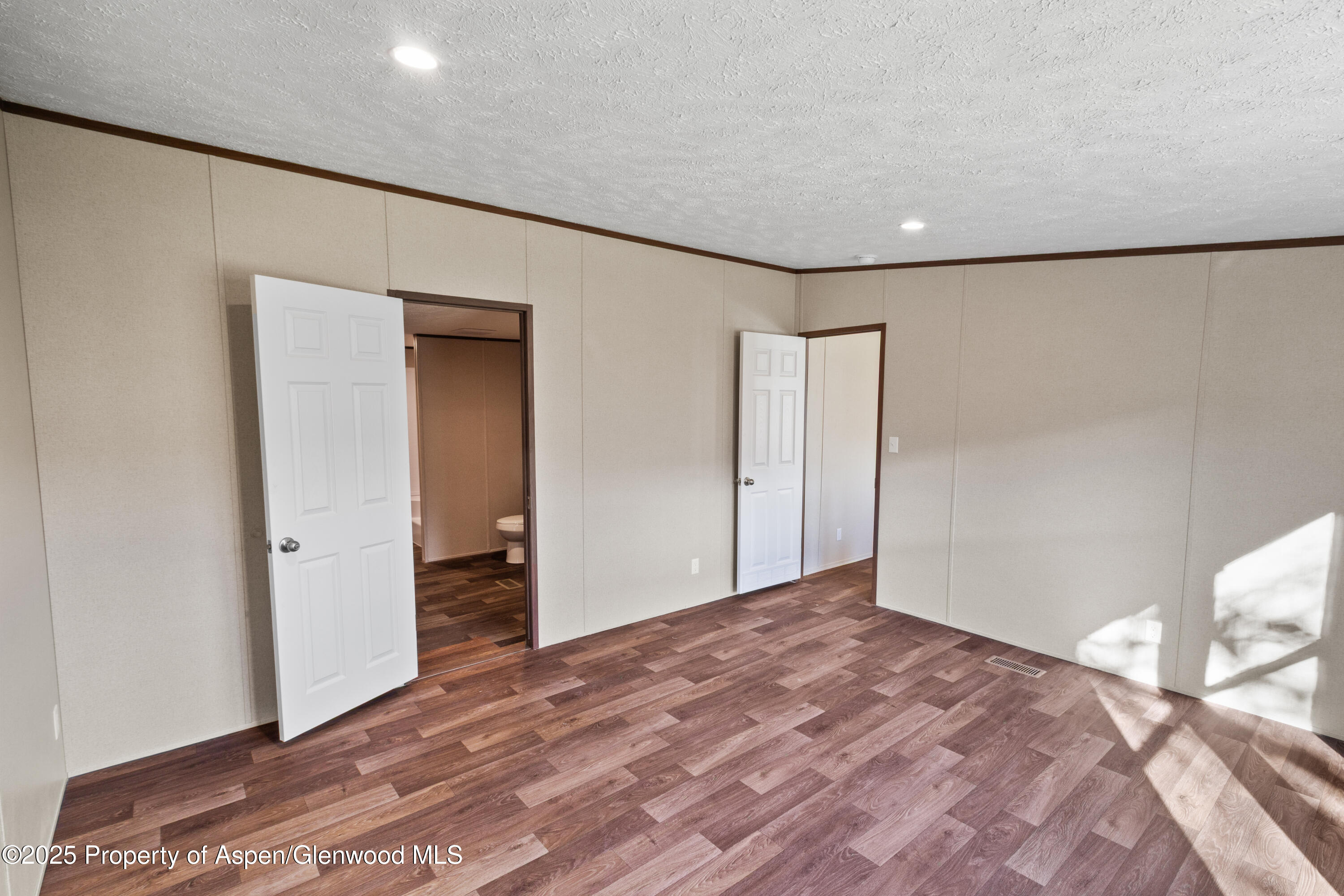 133 W Carson Circle