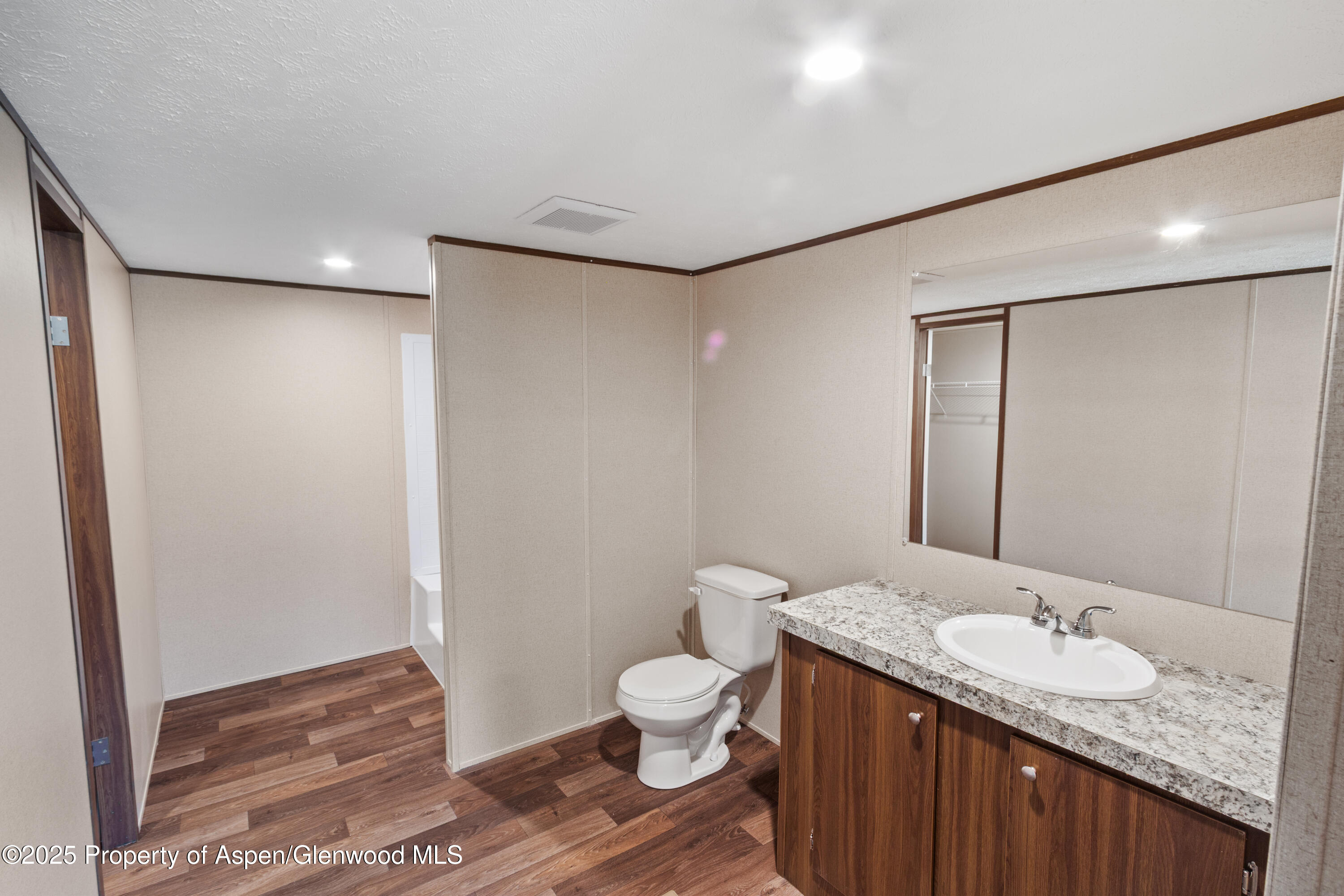 133 W Carson Circle