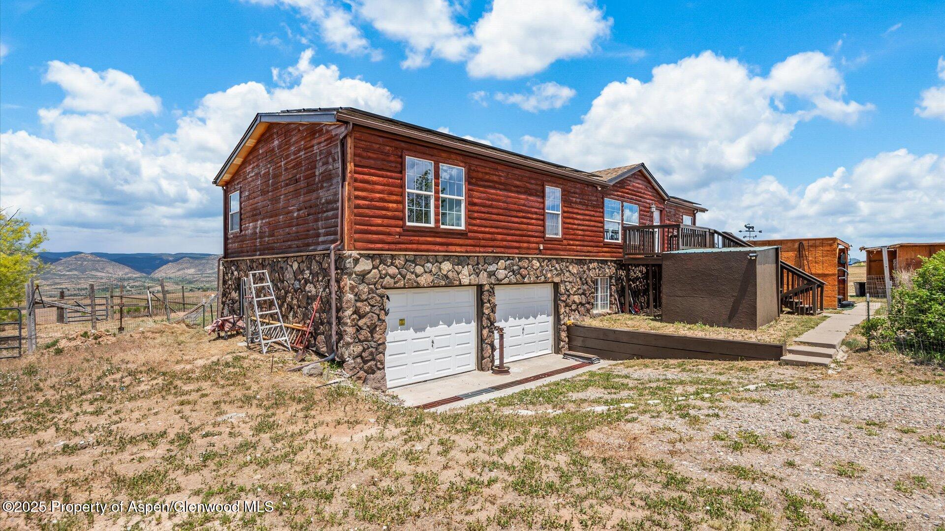 160 Mustang Mesa Trail