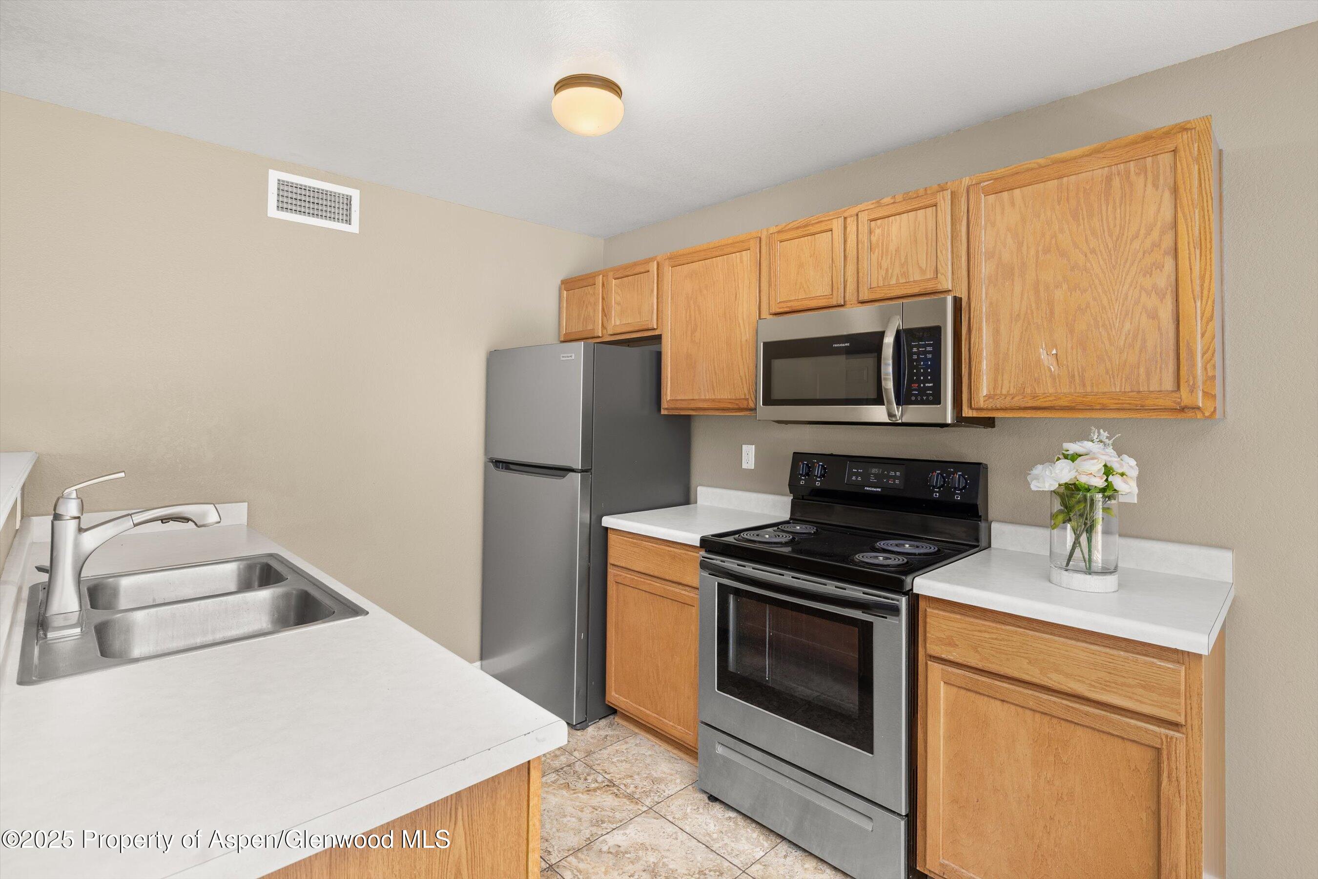 3204 Sunset Ridge Court