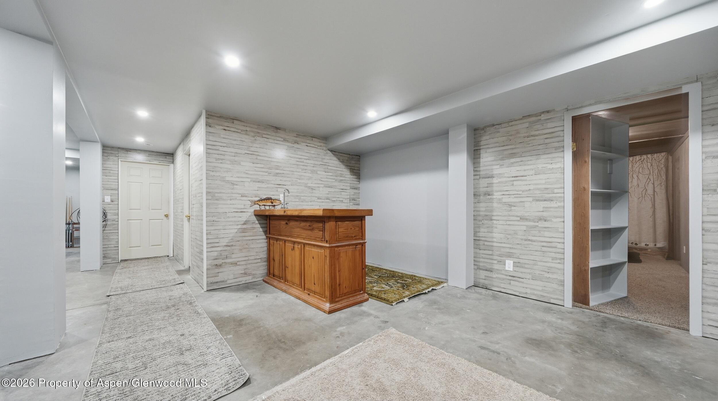 161 S Golden Drive