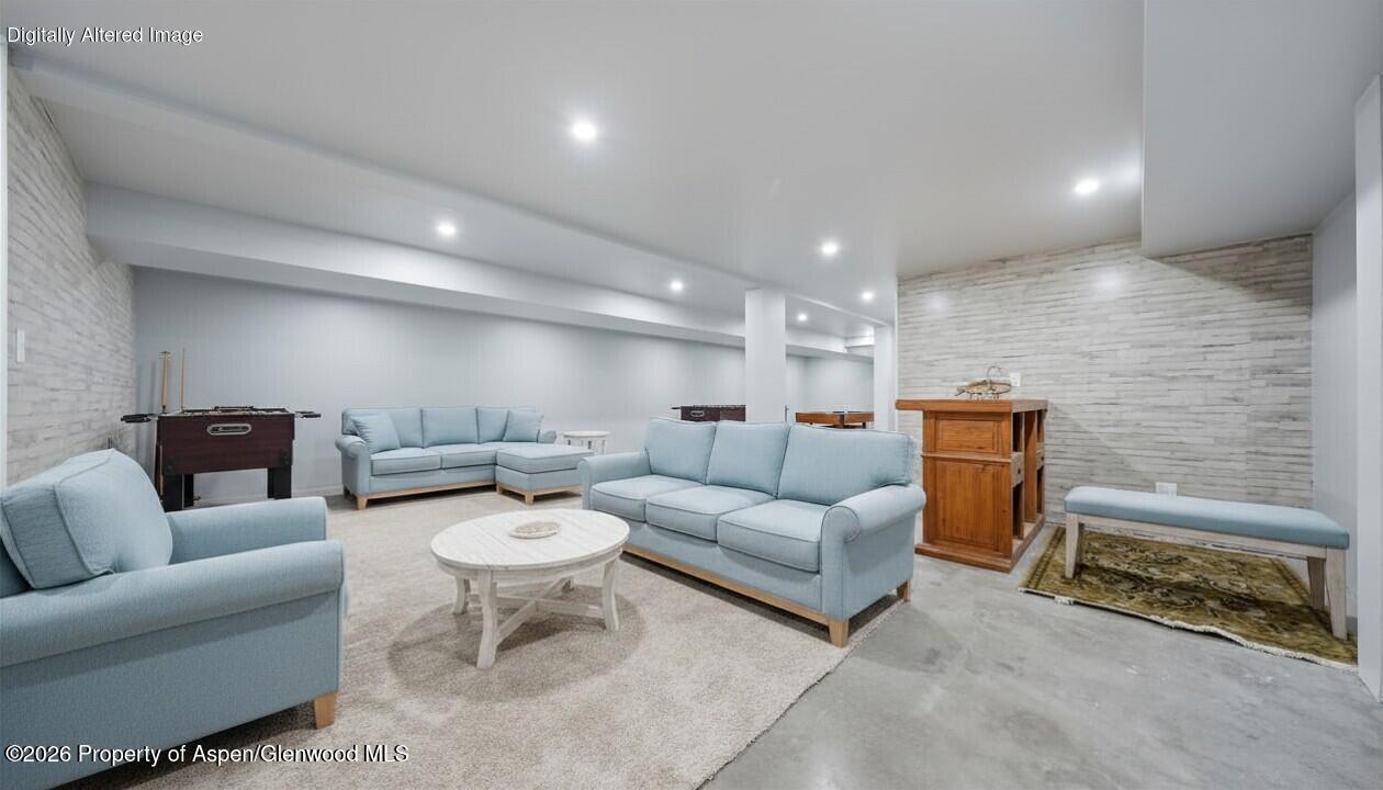 161 S Golden Drive