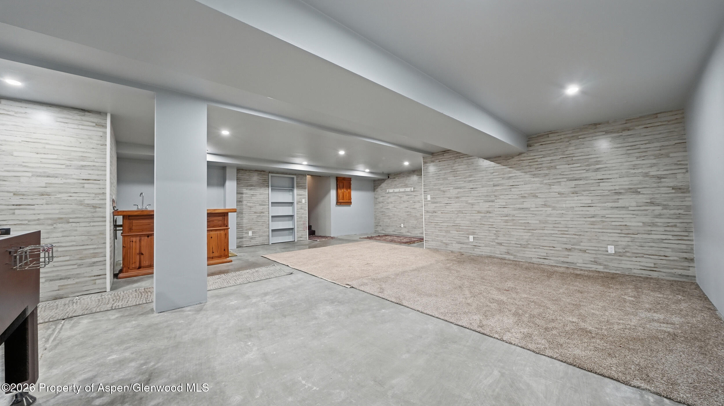 161 S Golden Drive