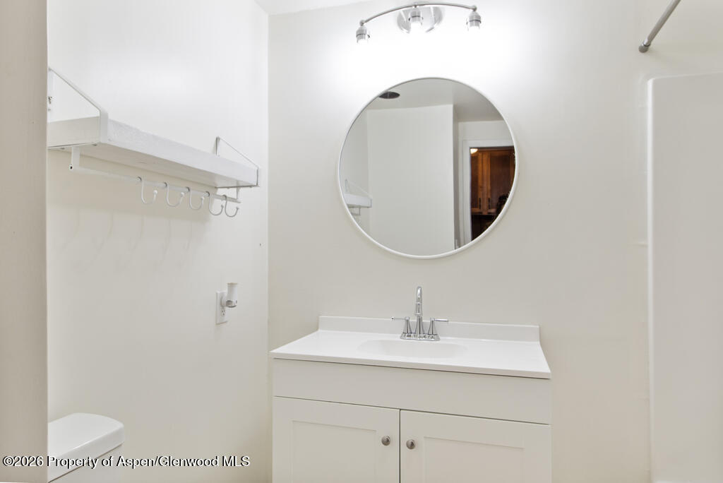 45 E Carson Circle