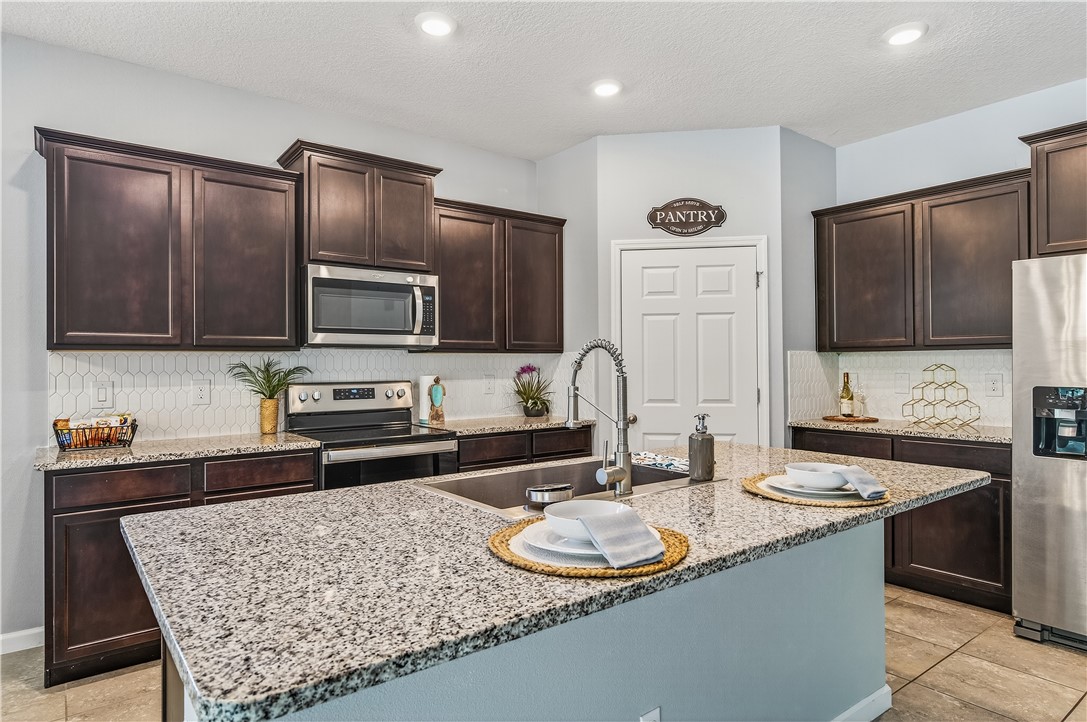 2545 Crowned Eagle Circle SW