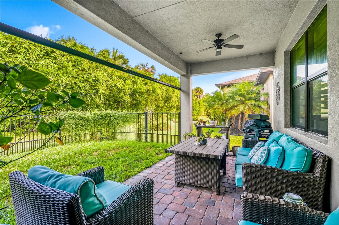 1653 Willows Square