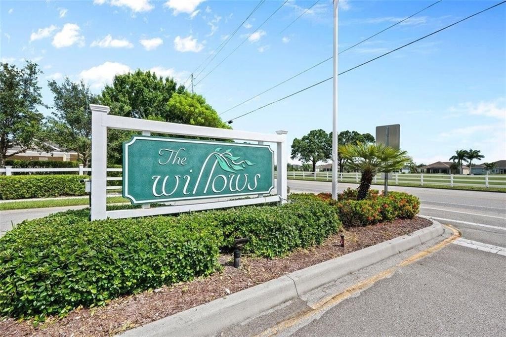 1653 Willows Square