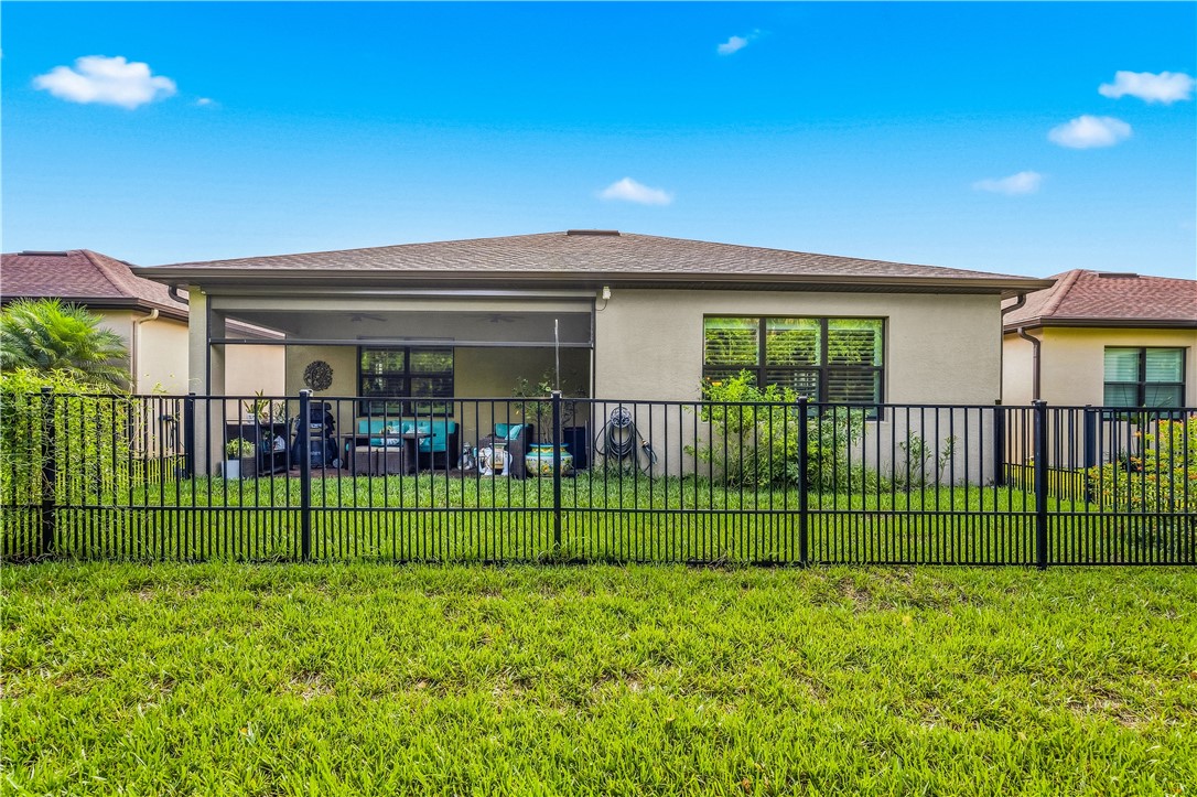 1653 Willows Square