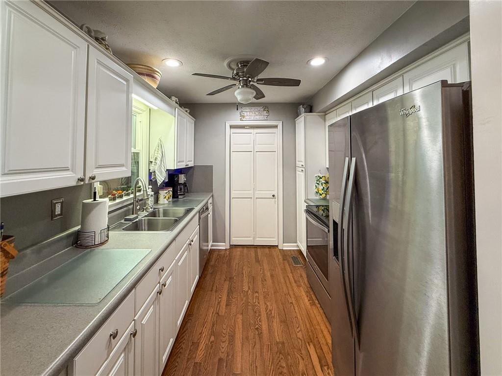 1733 Rhonda Lane