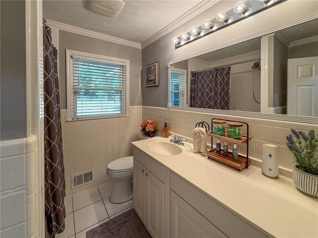 1733 Rhonda Lane